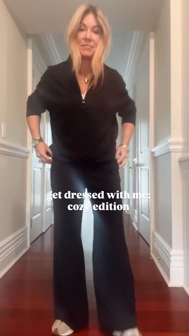 My favorite loungewear set from the newly launched @the_hermoza cozy collection. I love the adjustable waist and stand up collar, and the fabric is butter soft. Use code JOANNA20 to save 20%. 
.
.
.
#cozy #cozyset #cozyseason #airportfit #airportoutfit #traveloutfit #matchingset #loungewear #loungewearset

#LTKActive #LTKOver40 #LTKmomlife