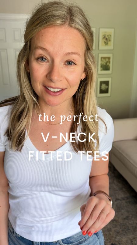The perfect fitted v-neck tees and they’re only $5 from Walmart!

I’m in a size medium (these are junior sizing).

#LTKWorkwear #LTKStyleTip #LTKFindsUnder50