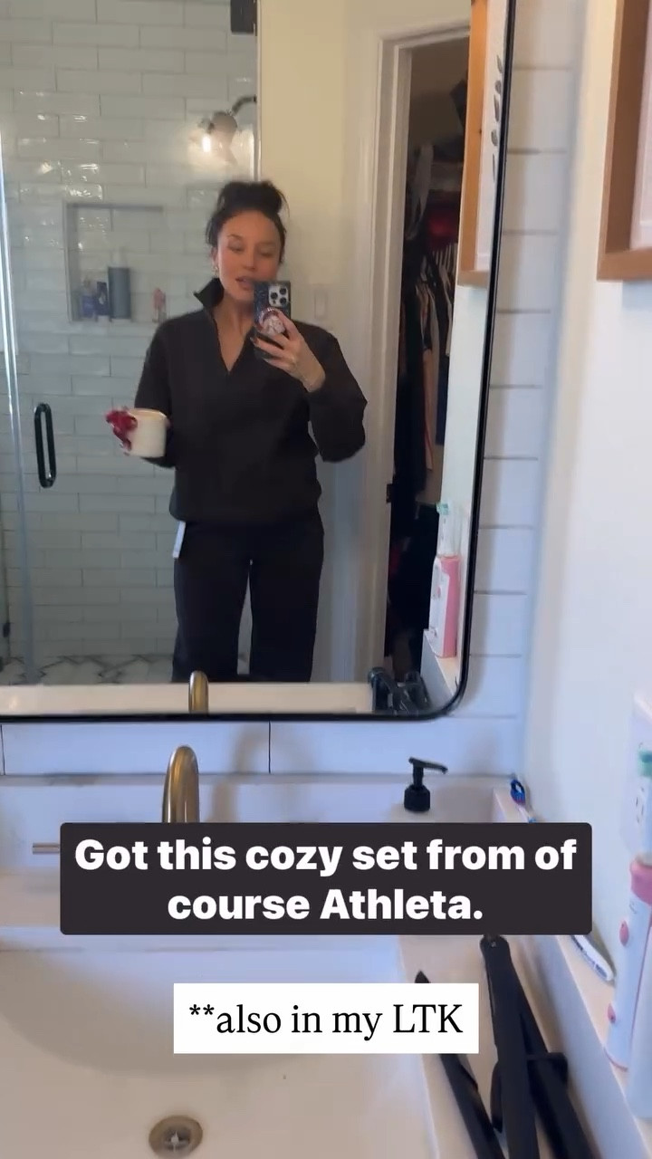 Literally, the most buttery soft set I’ve ever had! Athletic never disappoints. This espresso color is a vibe, and I’m so excited to wear this in New York!

#LTKgrwm #LTKActive #LTKmomlife