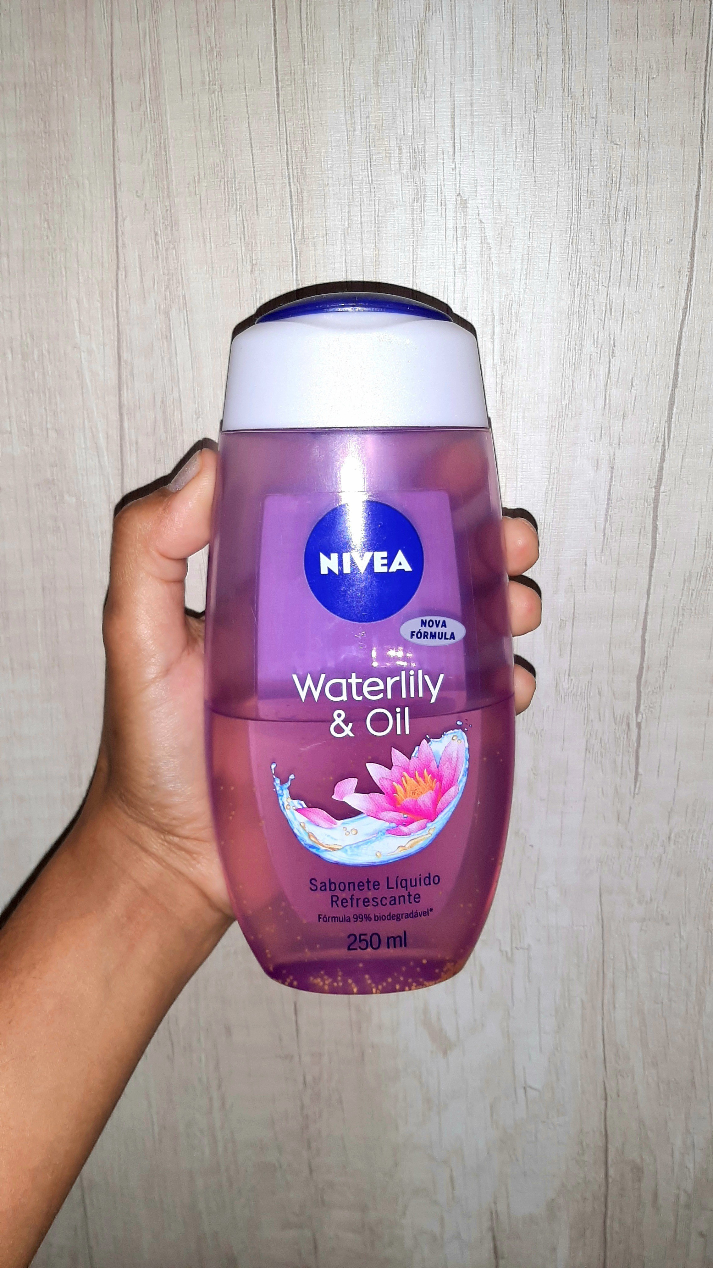 Sabonete líquido NIVEA Waterlily & Oil garante mais maciez e hidratação para sua pele durante e após o banho. Possui óleo de girassol e fragrância de lírio d'água.Sua fórmula com pérolas de óleos naturais proporciona uma espuma cremosa que dá a sensação de limpeza duradoura e pele macia após o banho. #skincare #sabonete #autocuidado 

#LTKbeauty #LTKbrasil