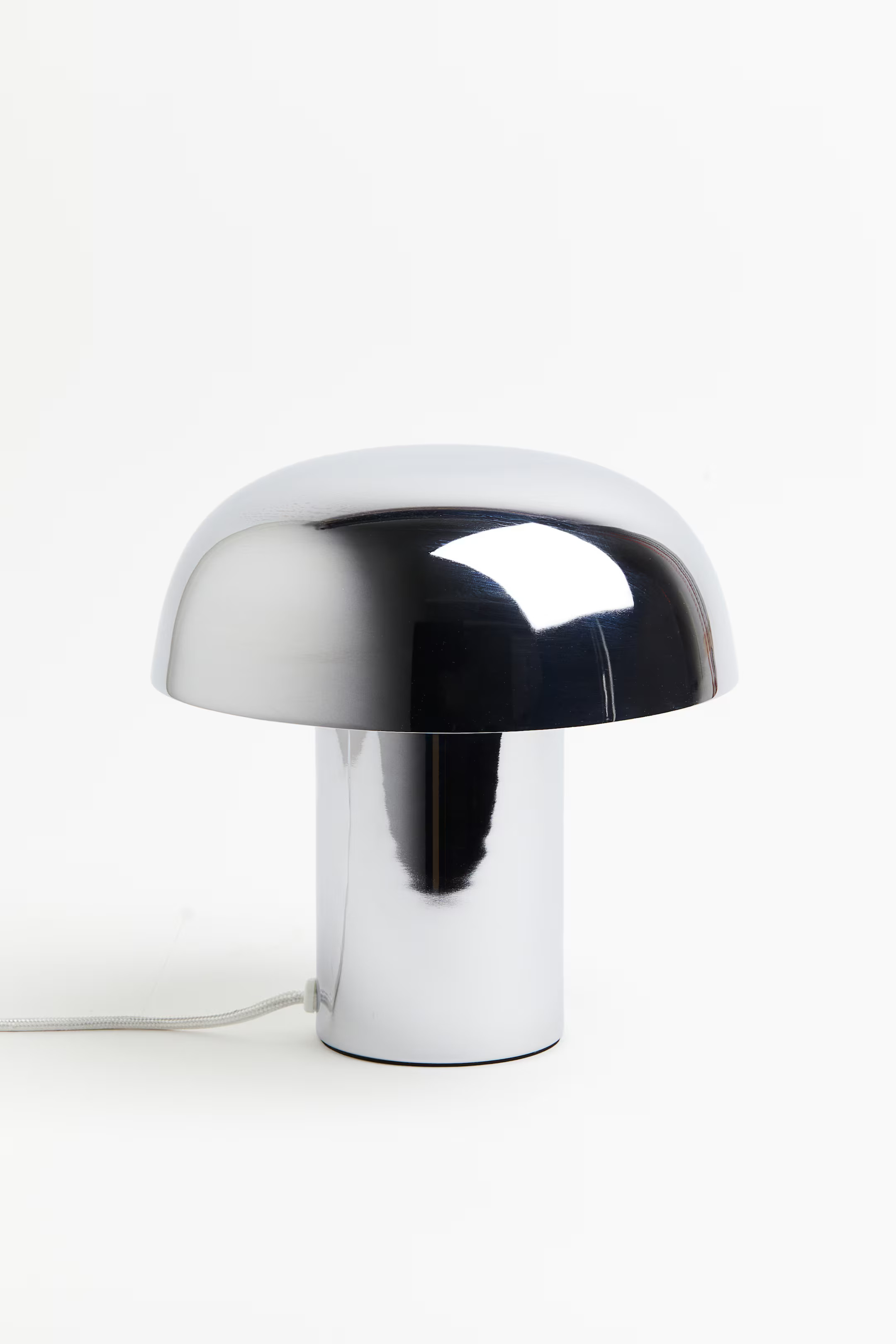 Metal table lamp | H&M (UK, MY, IN, SG, PH, TW, HK)