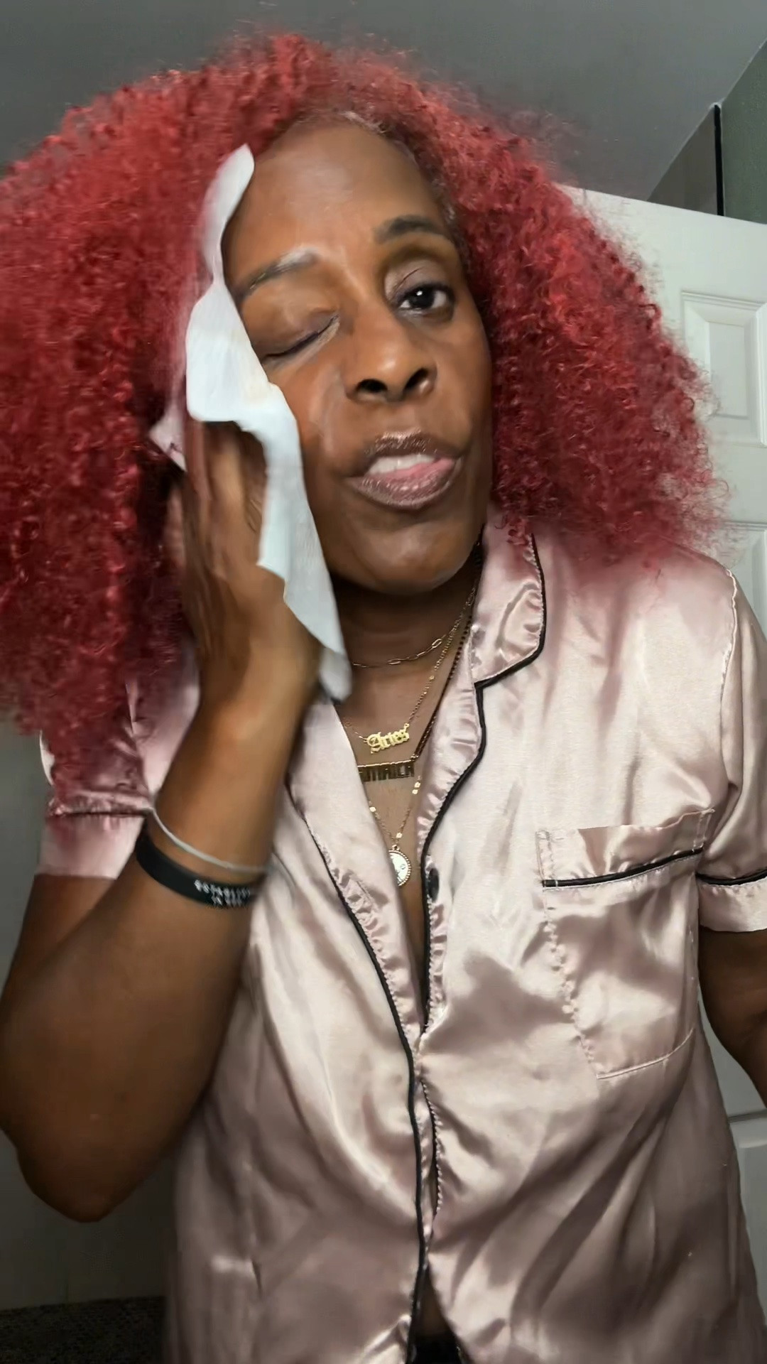You washed your face…then dried it with the same washcloth that’s been hanging in the bathroom collecting bacteria. 😩 These Clean Skin face wipes give you a fresh, clean option every single time—especially when removing makeup or doing your nighttime skincare. 

 