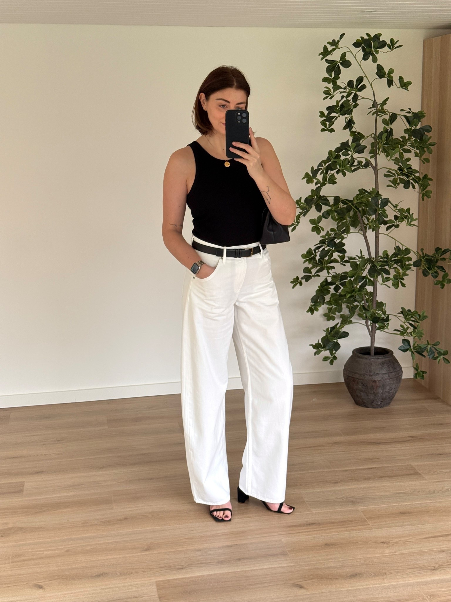 These Uniqlo jeans tick the comfort box. They’re a relaxed fit with a slight barrel leg and are made from a lyocell and cotton blend fabric so they don’t feel stiff and rigid. They come in 4 colours and 3 leg lengths.

For reference I’m a UK size 10, 5’9 with a 28” waist and a 34” inseam and I’m wearing a size W28L33. They are a little bit big on the waist so I could have sized down to a 27 but I’m ok with a bit of extra space.

#LTKuk #LTKspring #LTKjeans