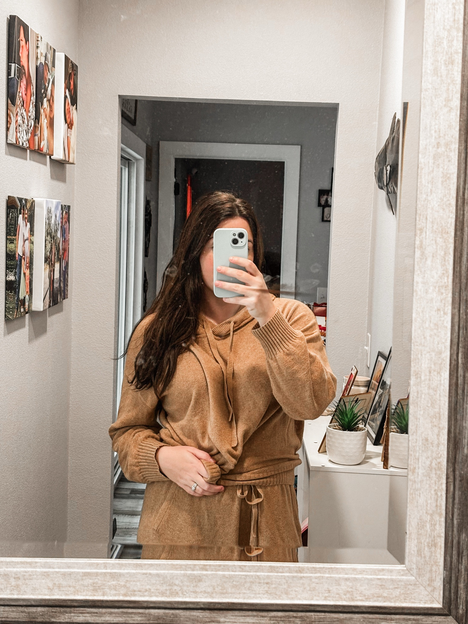 This lounge set is my new fav! I’ve linked similar styles below