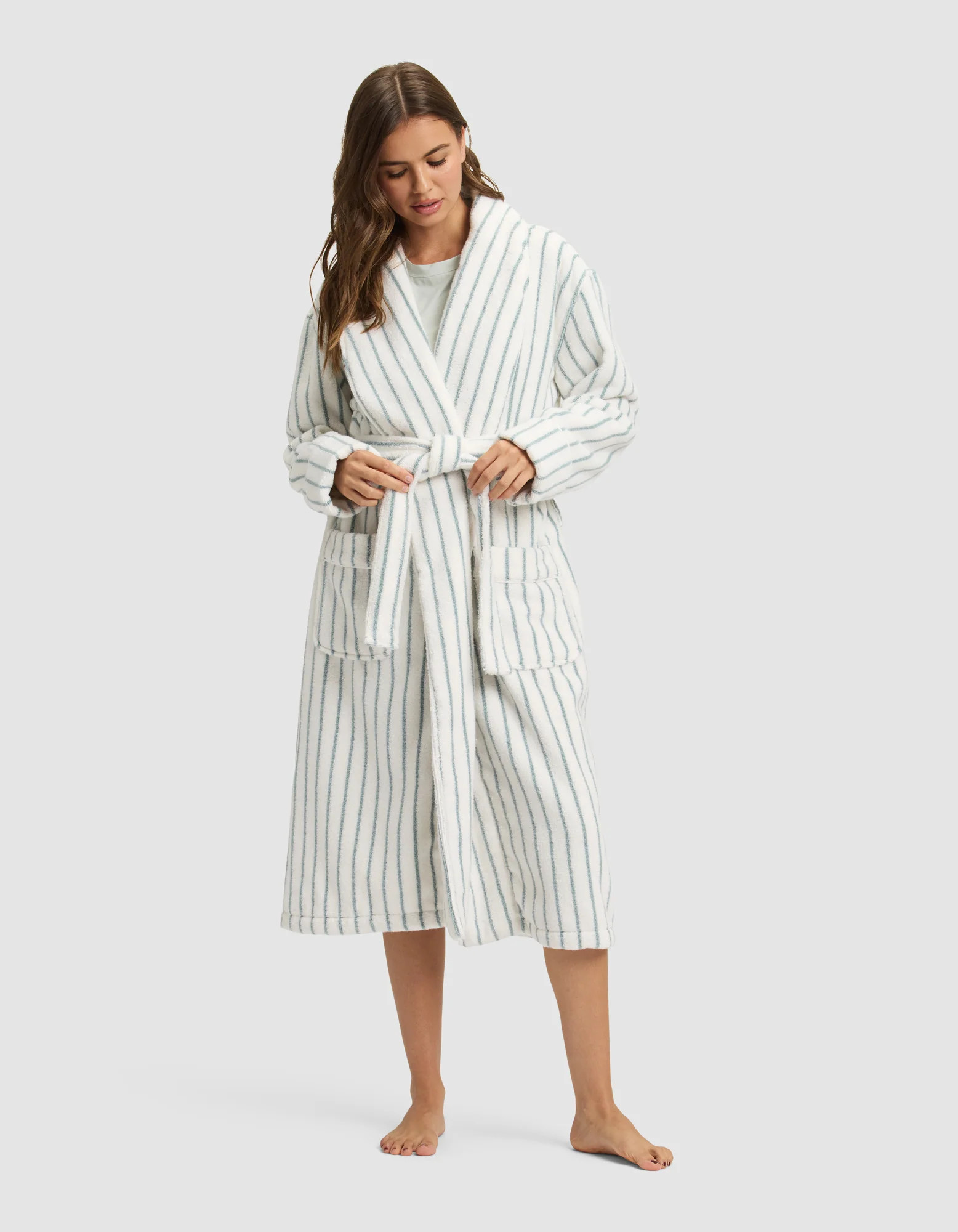Striped Luxe Bath Robe in Brook Stripe (Size: Small) - Cozy Earth | Cozy Earth