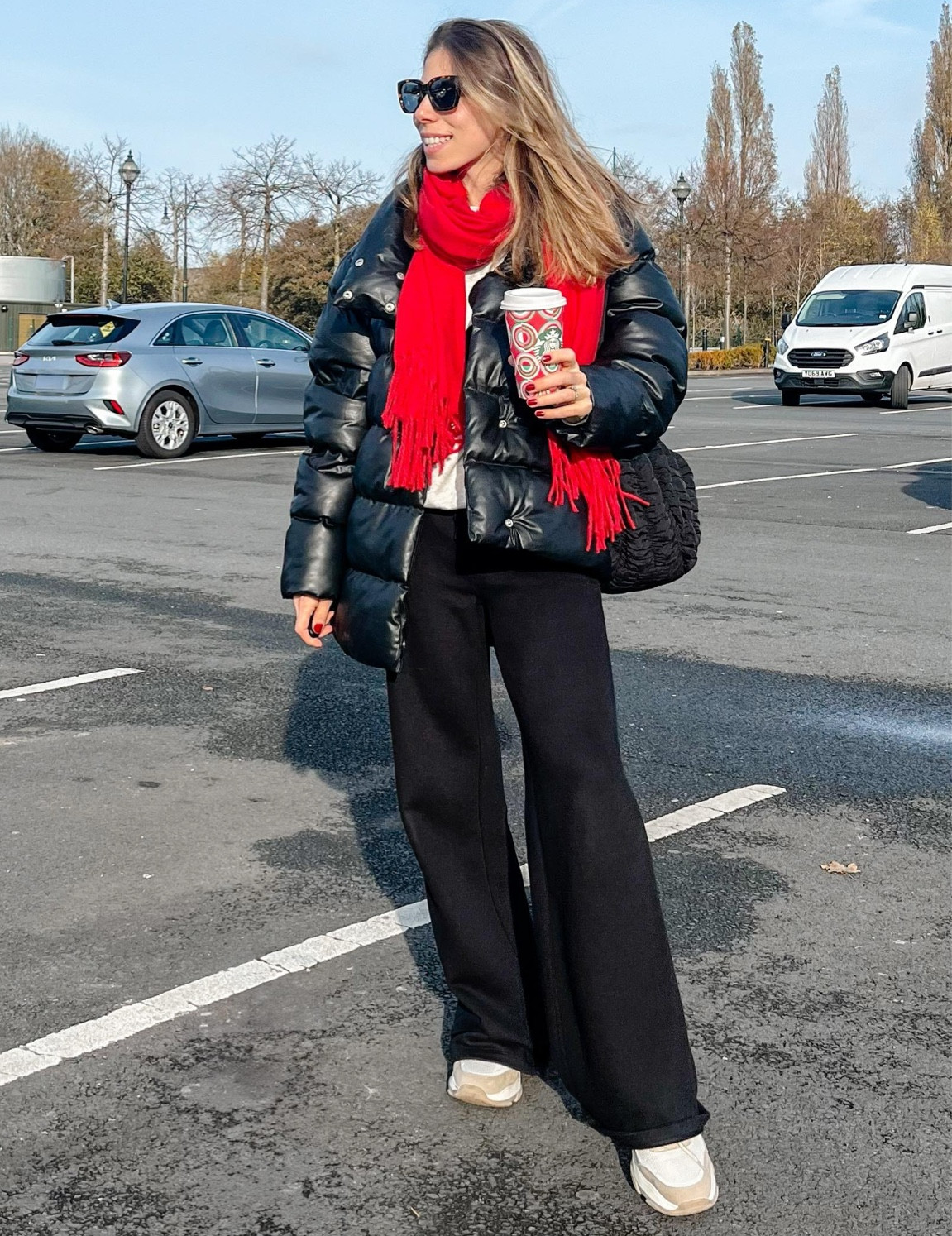 The first Christmas coffee of the season ✨🎄

#mumstyle #motherhood #ootd #winterstyle #cosystyle #winterlayering #dresslikeamum #manchestermum #winterfashion #dressyourmum #manchestermummy

Winter style, mum style, cosy layering, Starbucks cup, coffee cup, winter mornings, mum of two