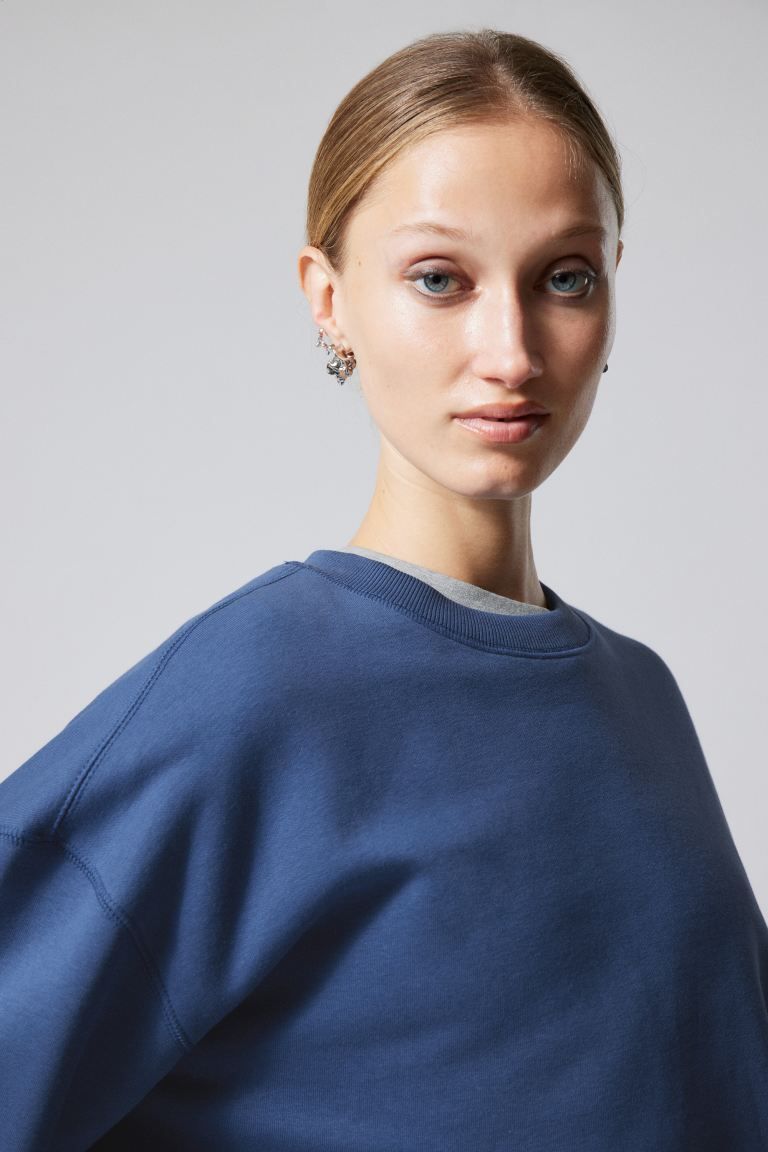 Essence Standard Sweatshirt | H&M (UK, MY, IN, SG, PH, TW, HK)