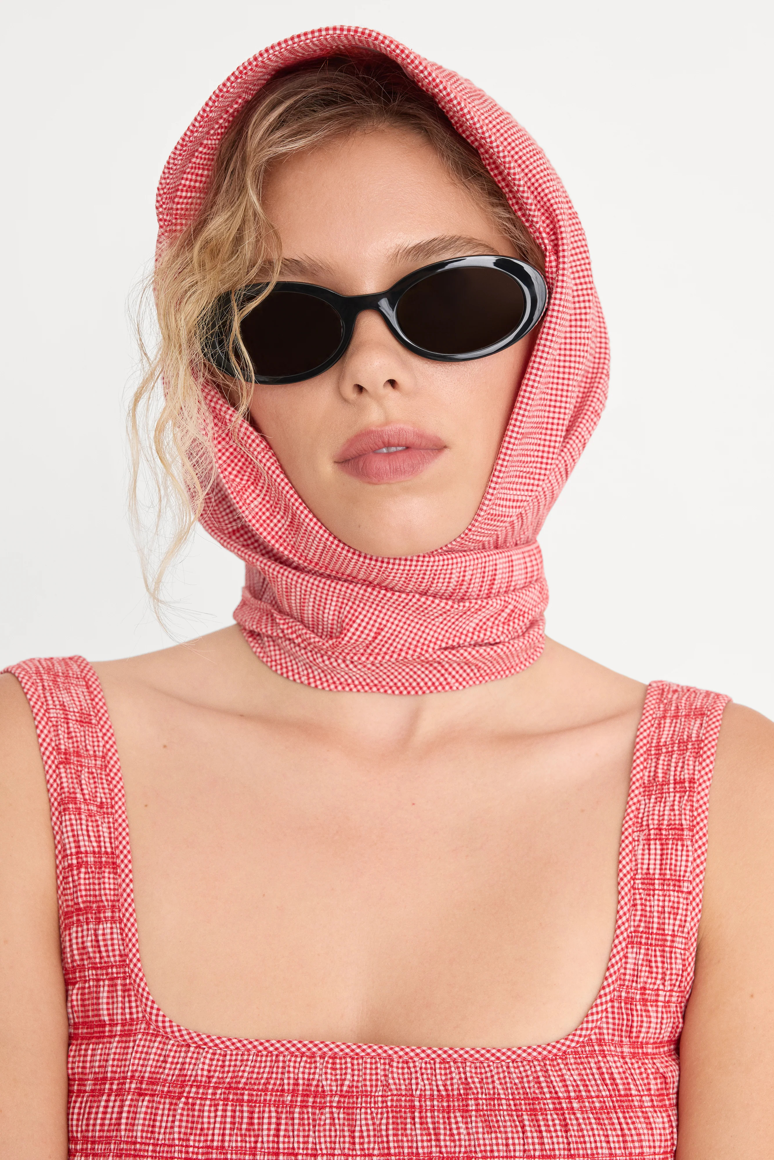 THE BANDANA HEAD SCARF | POP GINGHAM SMALL | Good American