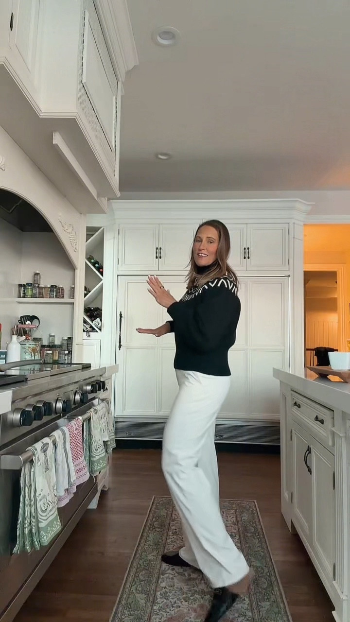 I love these pants  

#LTKgrwm #LTKootd #LTKOver40