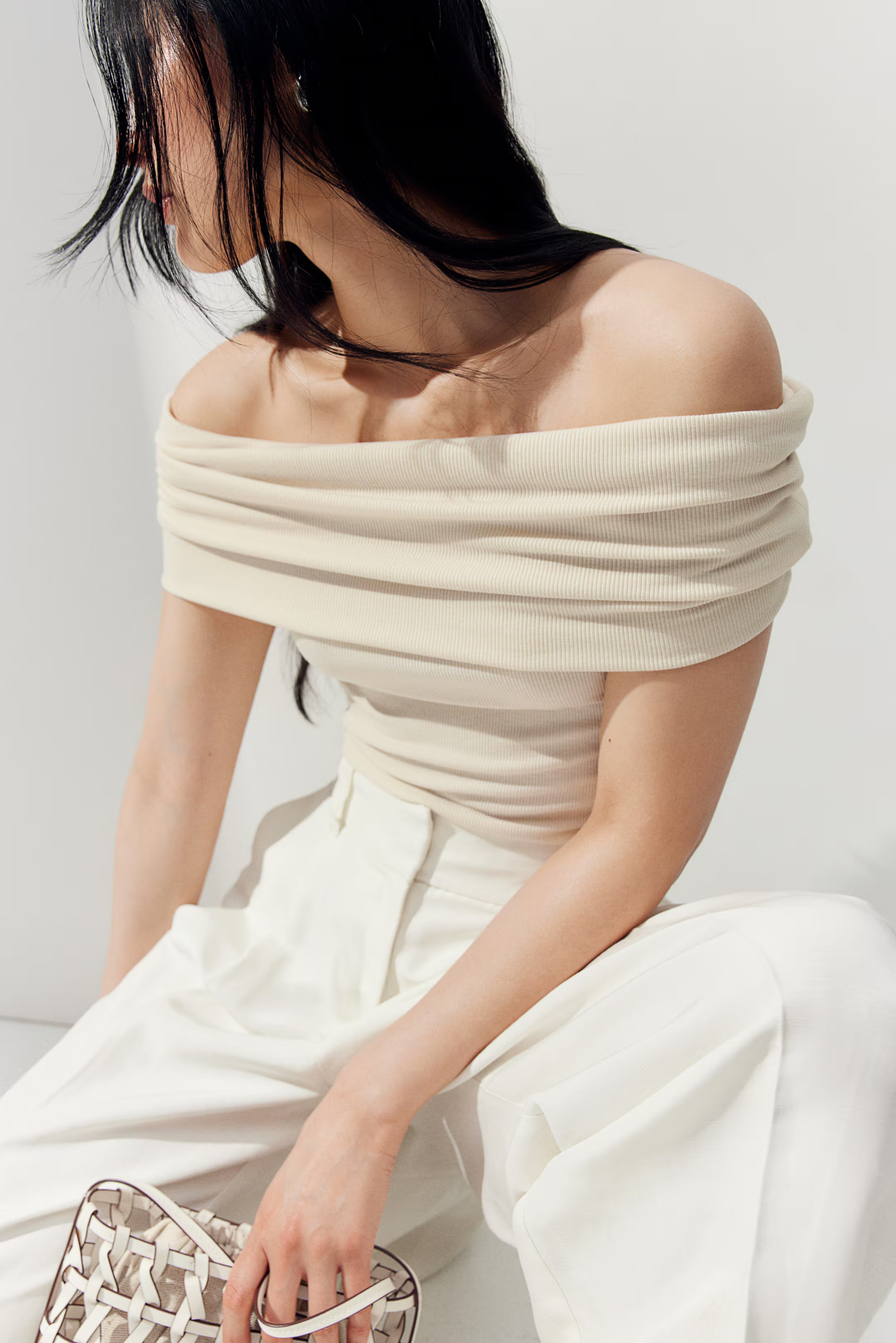 Ribbed off-the-shoulder top | H&M (UK, MY, IN, SG, PH, TW, HK)