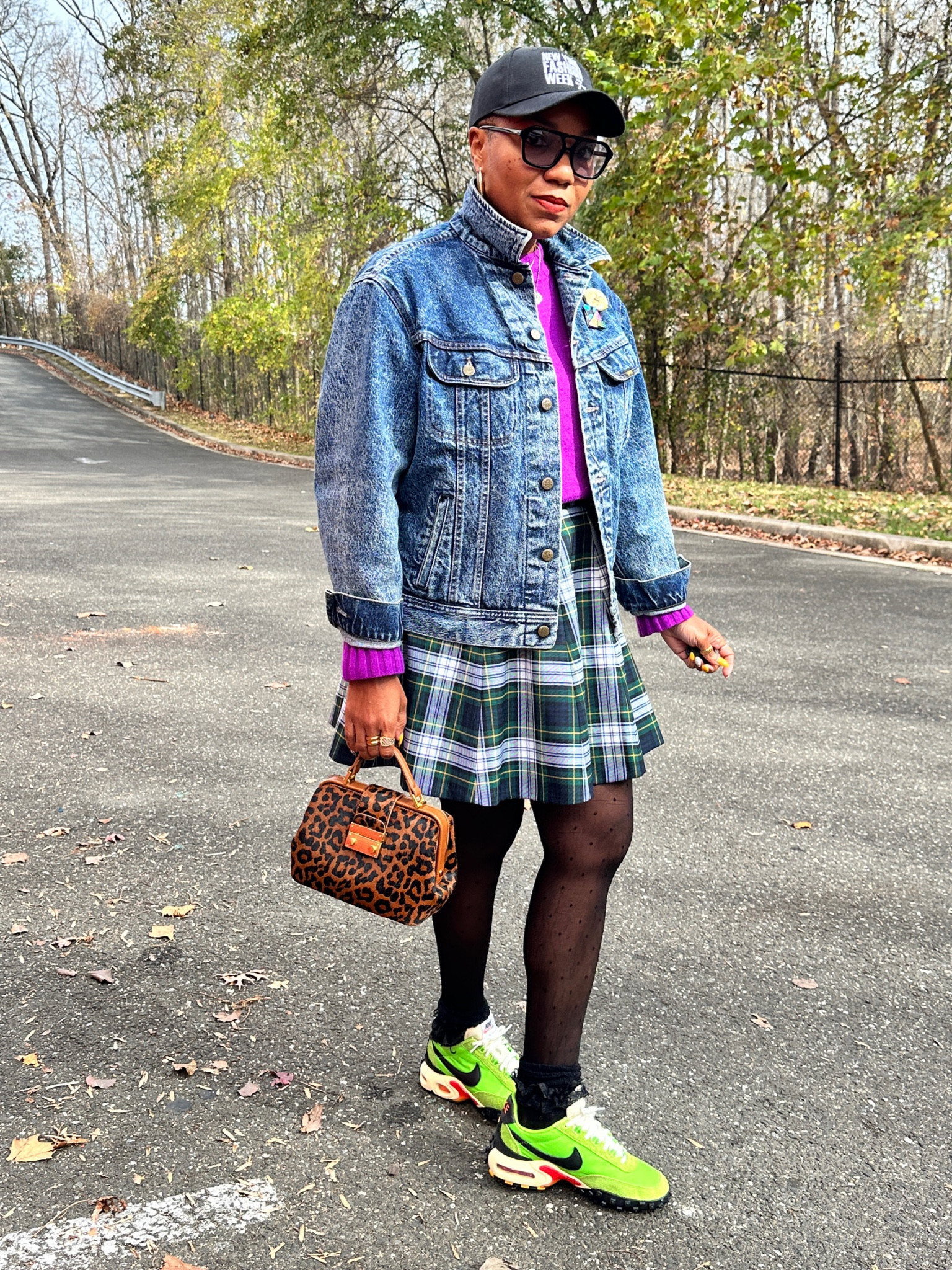 Sneaker style outfits

#LTKFindsUnder100 #LTKOver40