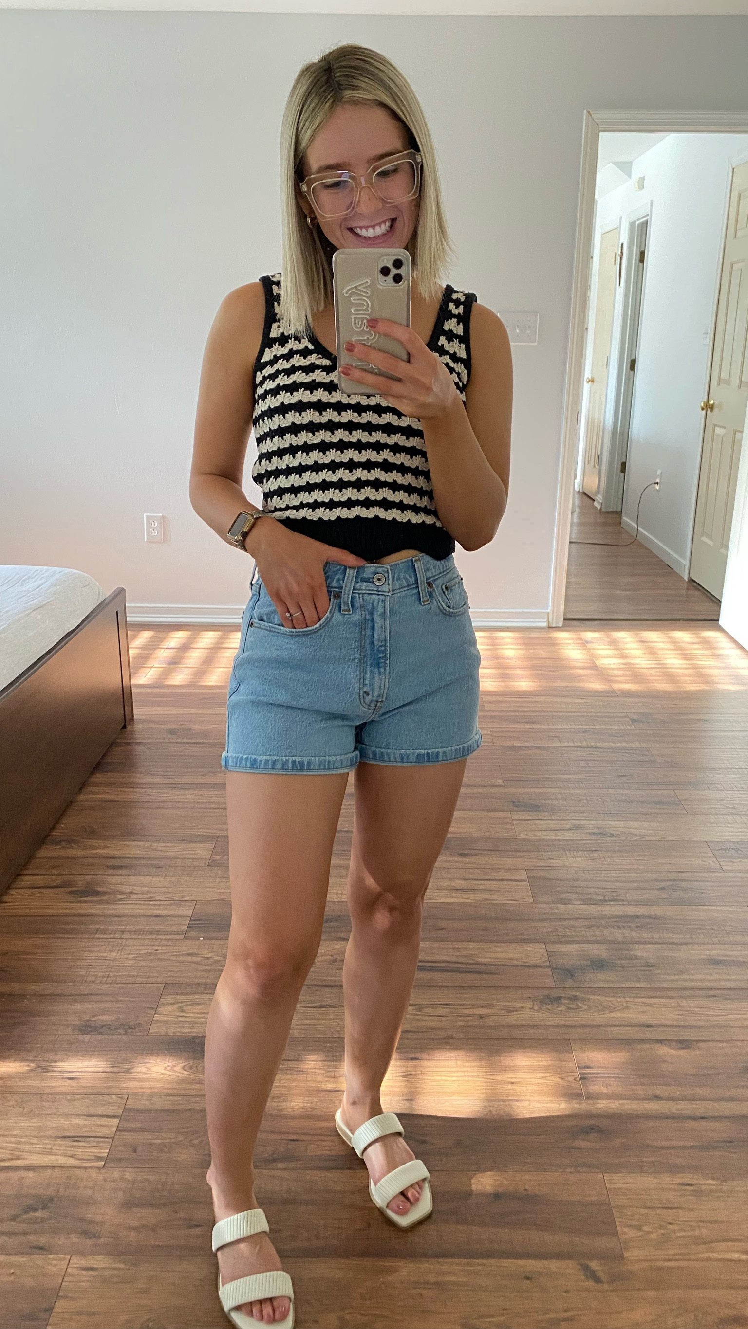 Vici crochet crop top with scalloped bottom size small TTS

Abercrombie 4 inch mom shorts size 26 TTS

#LTKunder50 #LTKunder100 #LTKFind