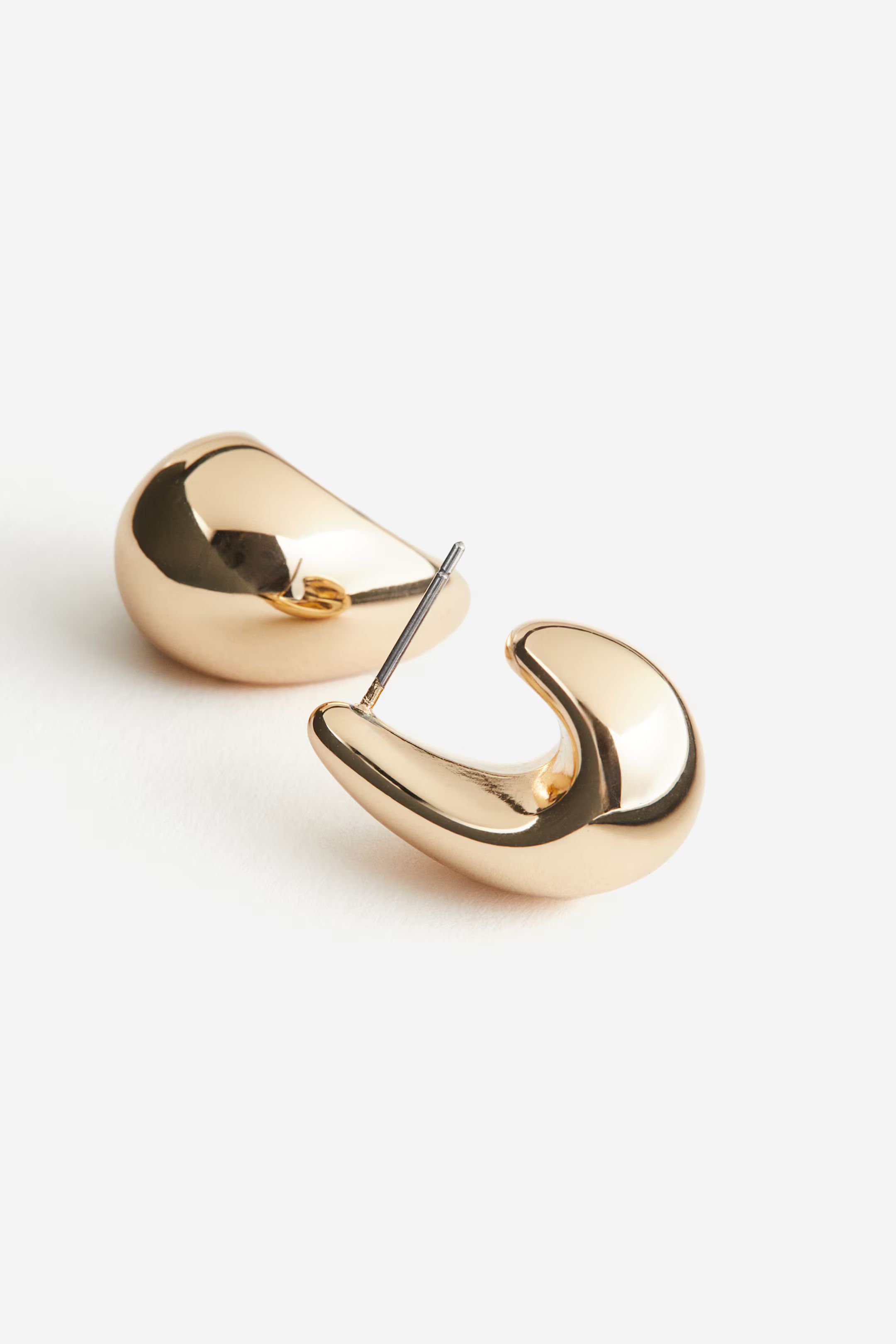 Chunky dome earrings - Gold-coloured - Ladies | H&M GB | H&M (UK, MY, IN, SG, PH, TW, HK)