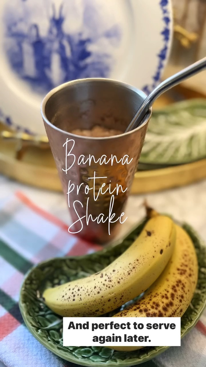 Sharing an easy hack for bananas 🍌 so you never waste them. Once frozen they taste so fresh and work better for blending shakes. 

Banana peanut butter & chocolate protein shake
1 frozen banana 
1 cup of Fairlife skim milk 
1.5 scoops of chocolate peanut butter protein
2 cups of ice 
(Optional fiber & seeds)

Drink immediately while icy and chilled.