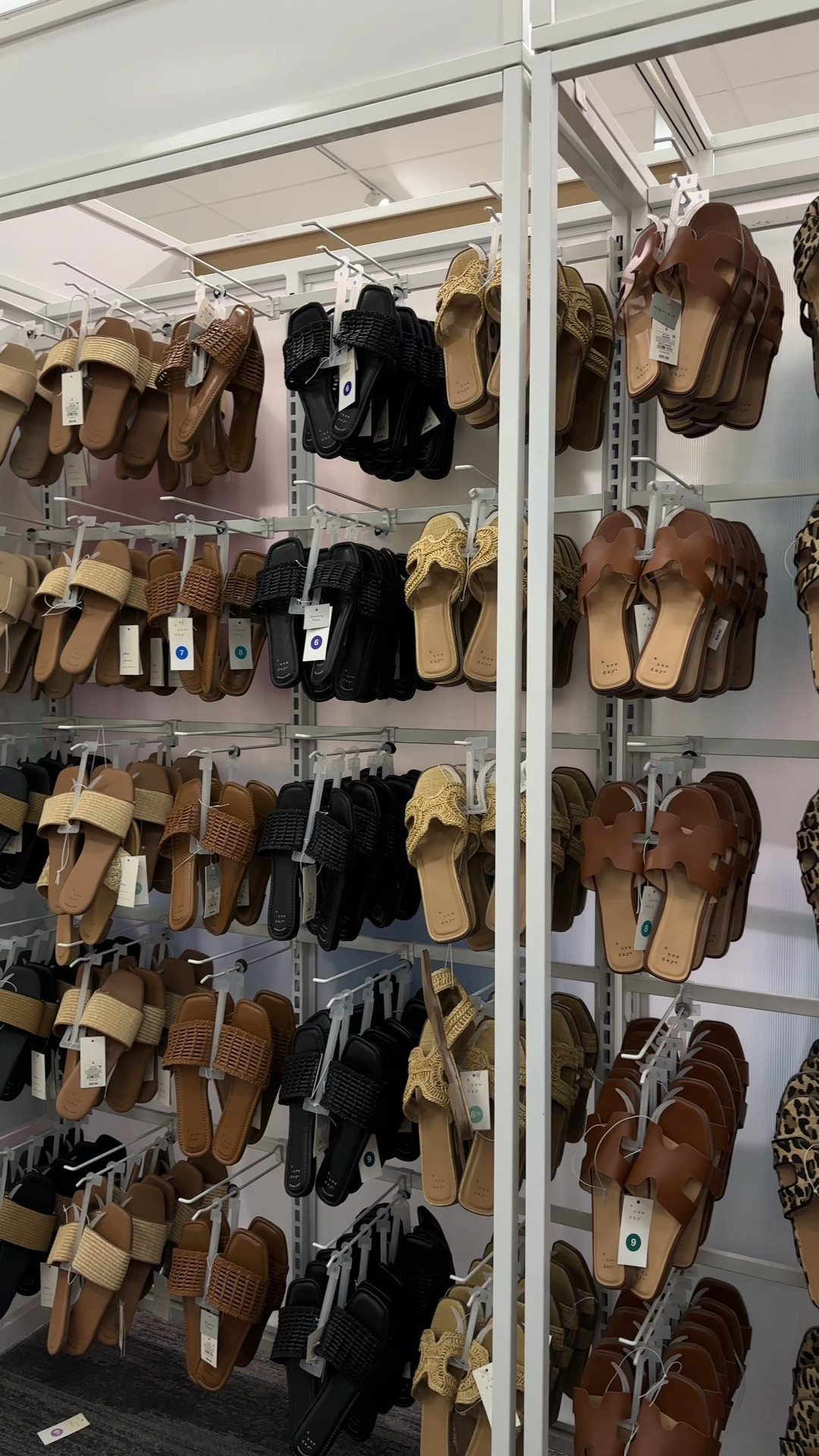 new spring sandals at target 🎯✨

spring shoes
affordable fashion
spring style
target style