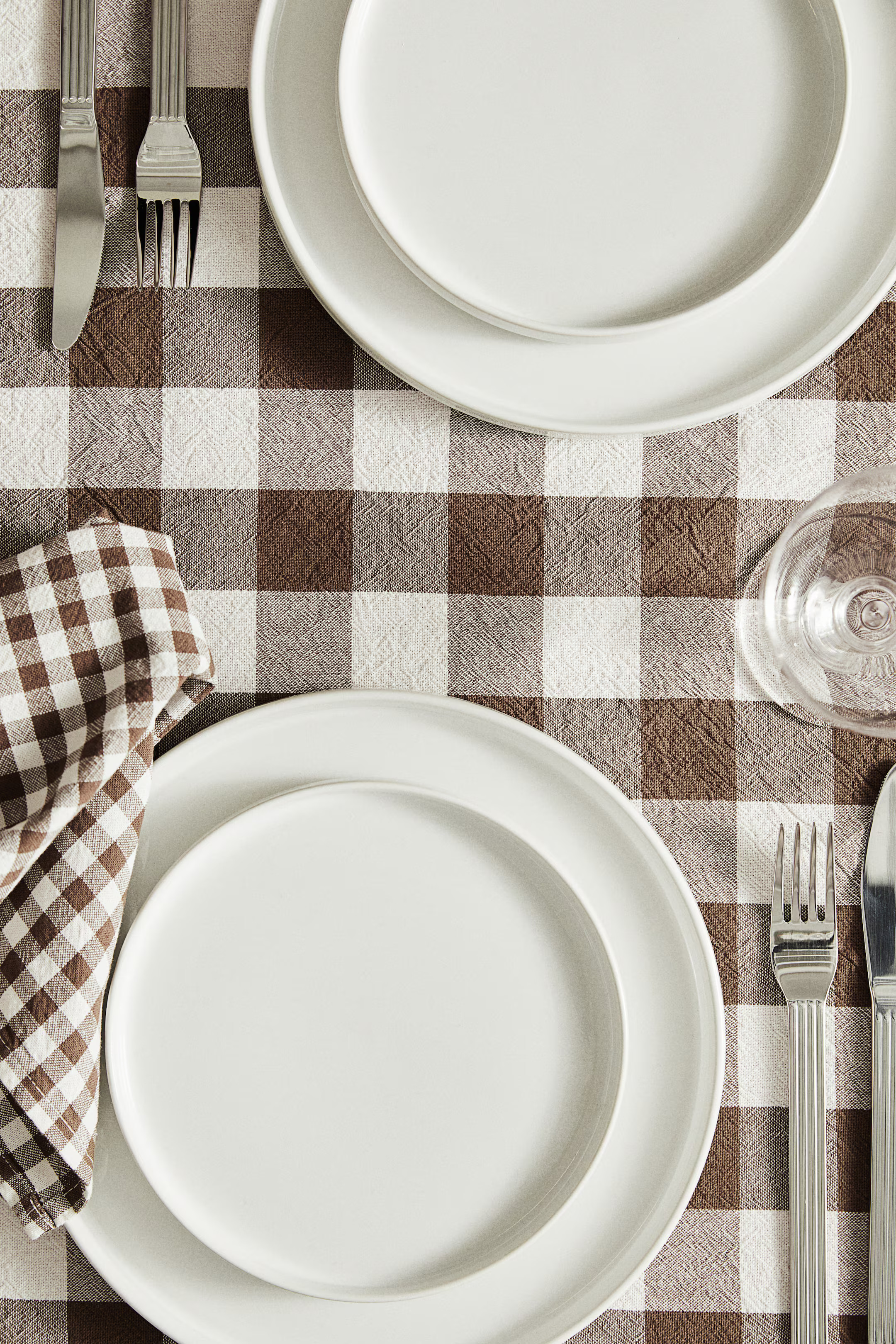 Patterned cotton tablecloth - Dark brown/Gingham-checked - Home All | H&M GB | H&M (UK, MY, IN, SG, PH, TW, HK)