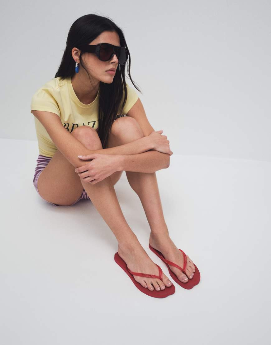 Havaianas slim flip flops in red | ASOS (Global)