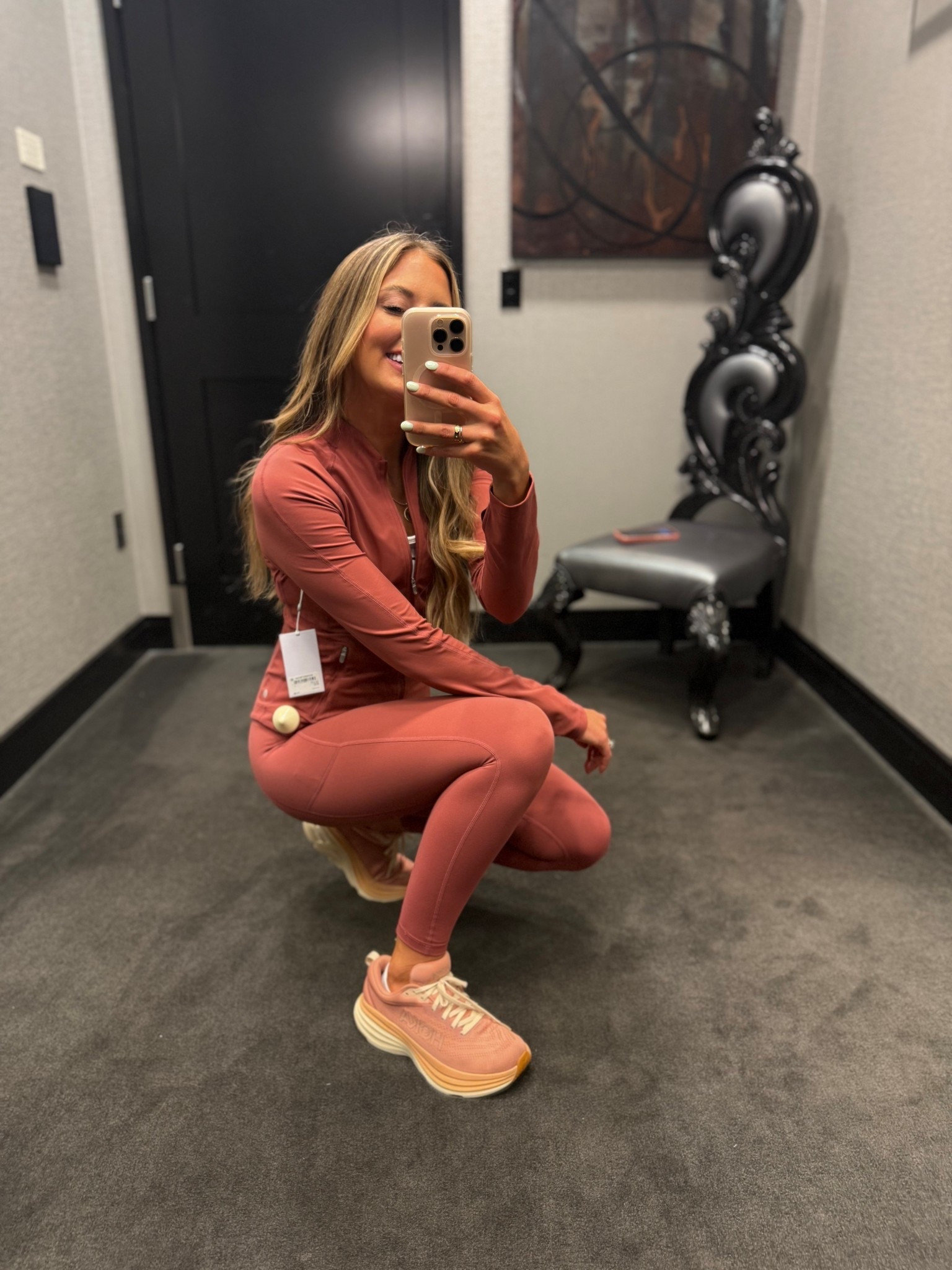 The active set from the Nordstrom Anniversary sale pairs perfectly with my favorite sneakers!! #anniversarysale 

#LTKSaleAlert #LTKActive #LTKShoeCrush