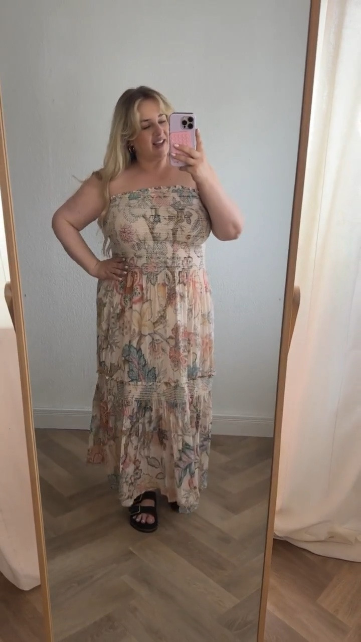 Bandeaukleid 🌸

Trage XL, fällt wie 48/50 aus 

#plussizefashion #muster #kleid #curvy #summerdress

#LTKdeutschland #LTKplussize #LTKsummer