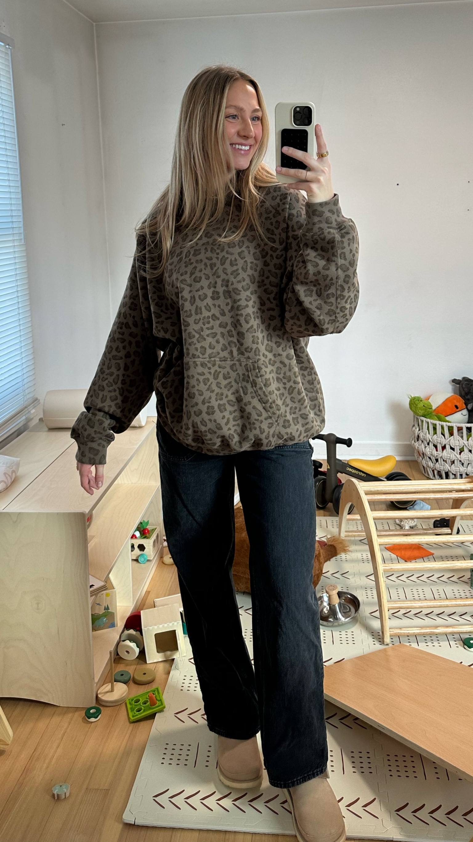 My favorite Abercrombie hoodie🤎 Wearing an XL for an oversized look. This print is currently out of stock😭 but I did tag some Amazon dupes

#LTKStyleTip #LTKMidsize #LTKGiftGuide