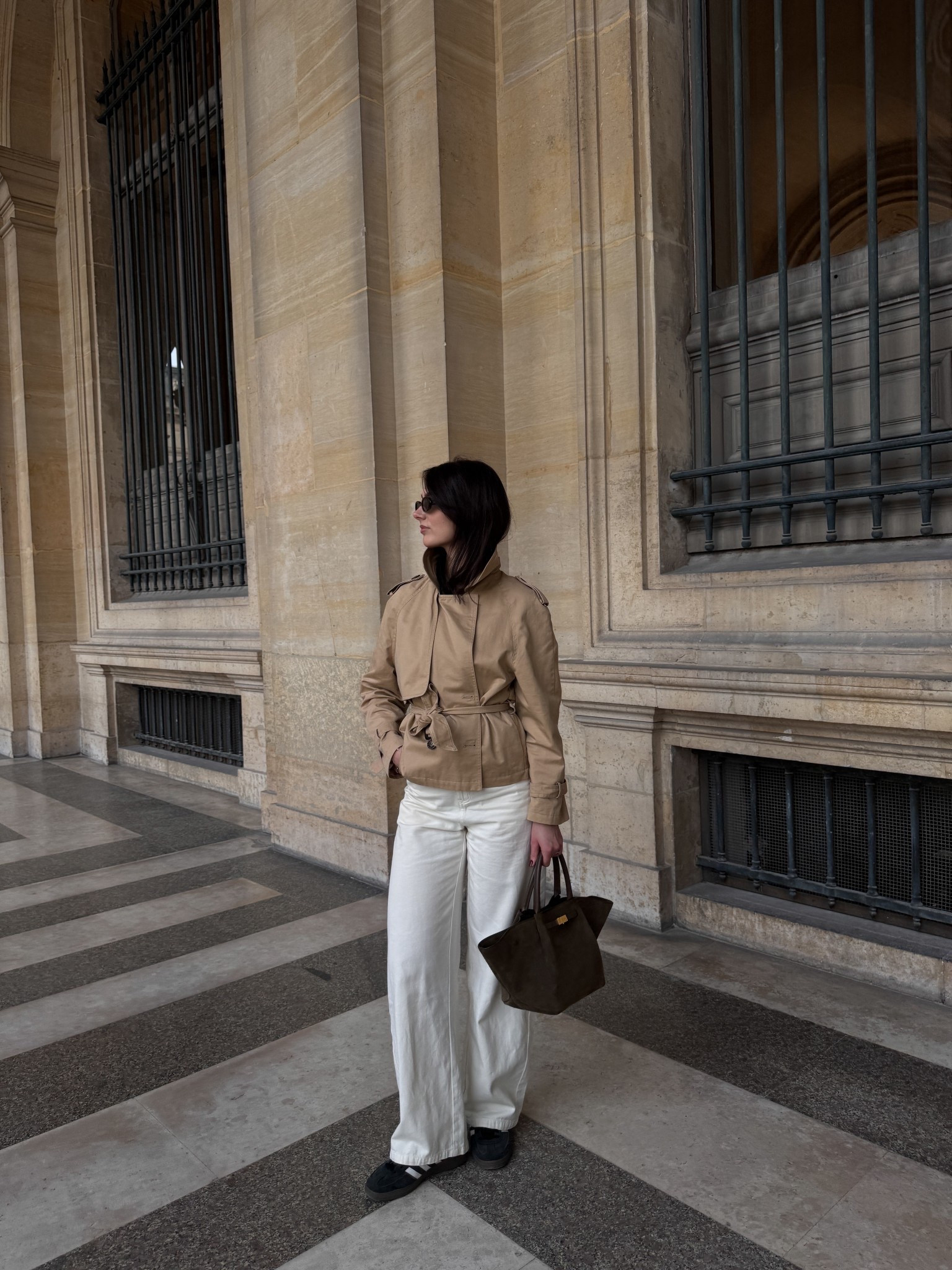 Cropped trench coat and white jeans

#LTKspring #LTKeurope #LTKuk
