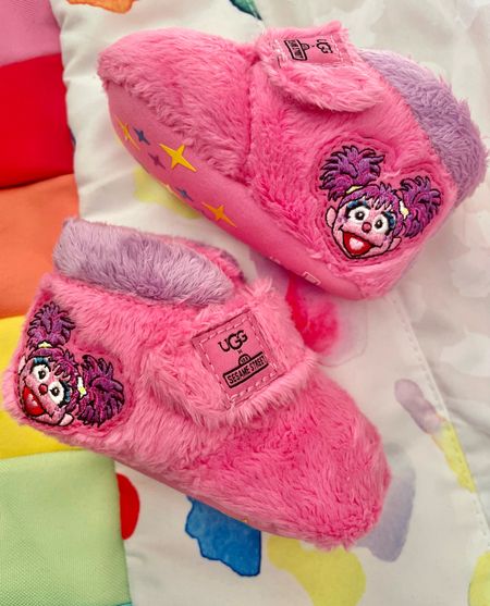 Sesame Street uggs! I’ve linked more options below too. 

#babyuggs #babygirluggs #pinkbabyuggs #pinkuggs #giftforbabygirl #shoesforbaby #babyshoes #babygirlshoes #babywintershoes #babychristmasgift #babygirlchristmasgift #babygirlaccessories


#LTKSeasonal #LTKbaby #LTKGiftGuide