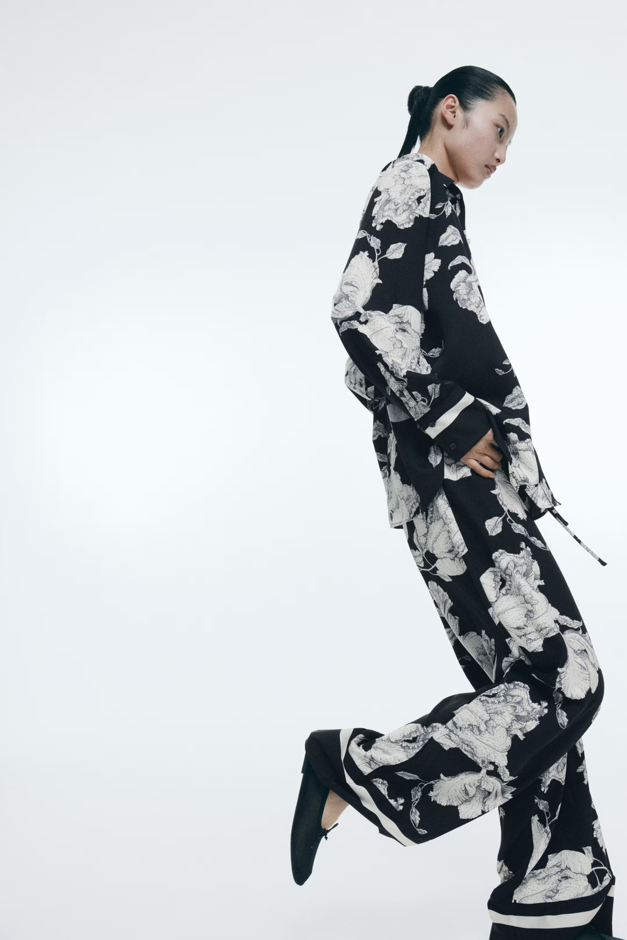 Pantaloni in twill con coulisse | H&M (FR, IT, ES, PT, BE)