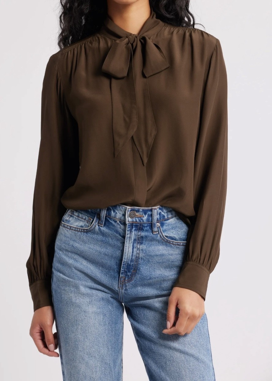 Fall outfit 
Brown jeans 
Wide leg jeans 
#ltkseasonal

#LTKStyleTip #LTKShoeCrush #LTKItBag