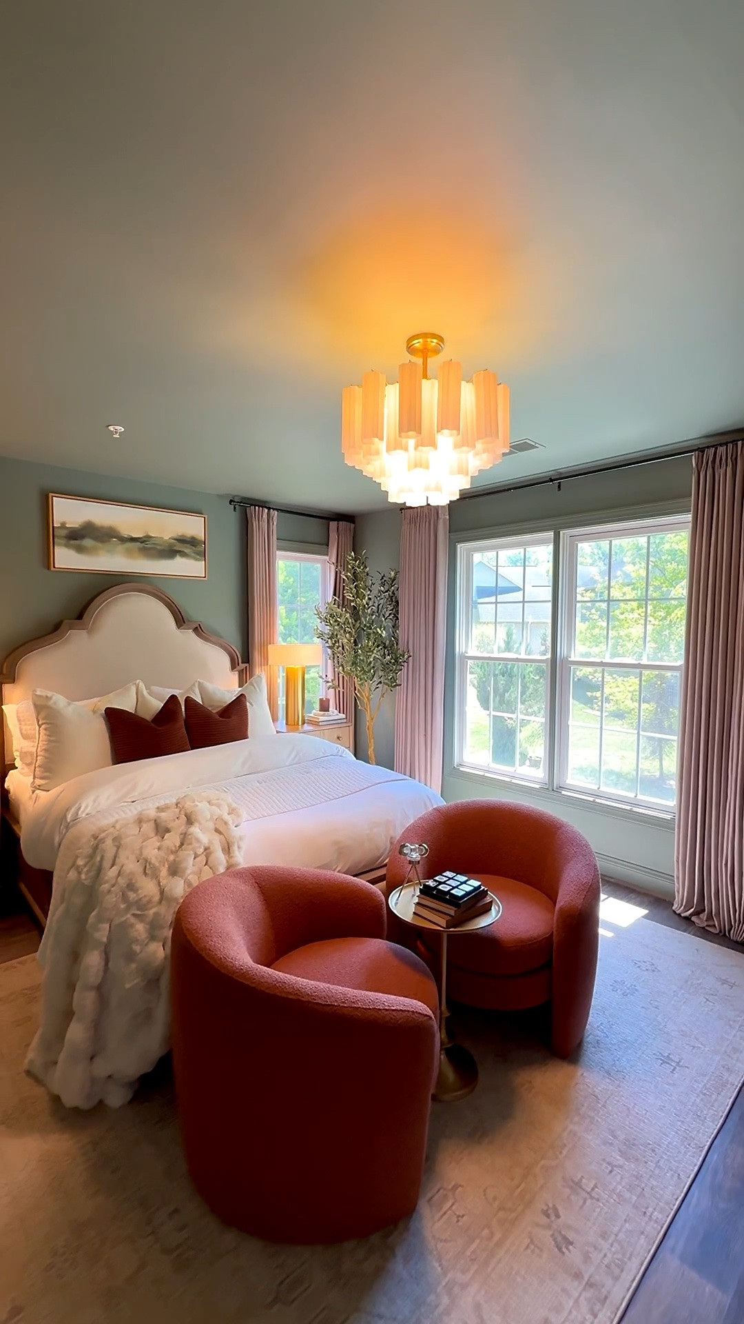 Alright, let’s talk about the paint color 💚

I almost talked myself out of color drenching this guestroom 😅 but I’m so glad I went for it. It completely transformed the feel of the space and made it feel so much more cozy and inviting, giving that boutique hotel vibe I was going for.

#LTKHome #LTKSeasonal