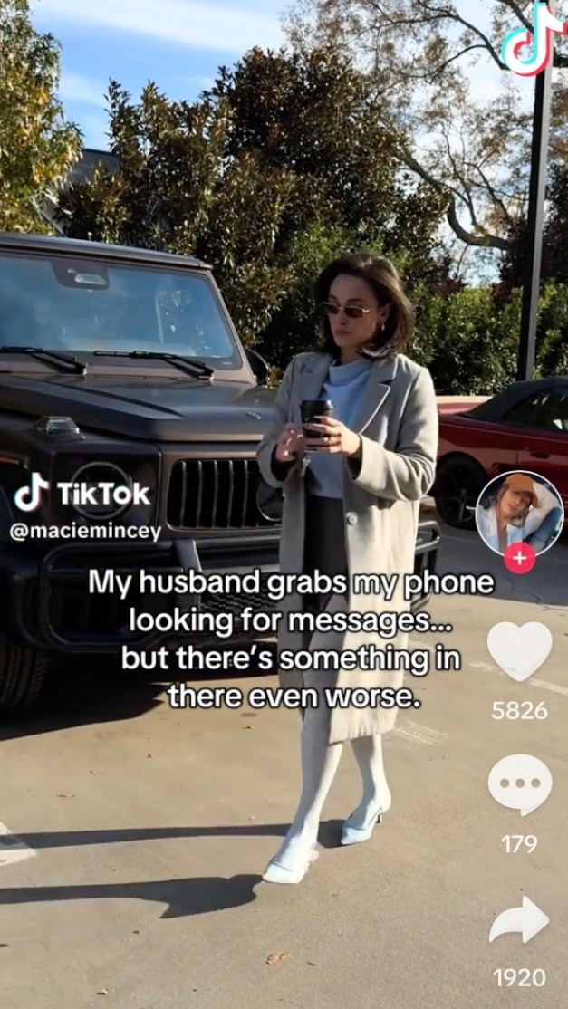 Love this icy blue moment 💙

#LTKmomlife #LTKHoliday #LTKootd