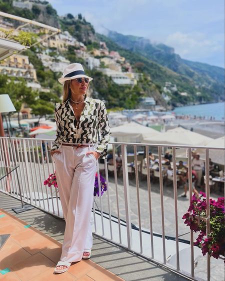 Positano style 🌞🌊 A slice of Italian paradise you'll never want to leave🇮🇹




#LTKover40 #LTKtravel #LTKstyletip