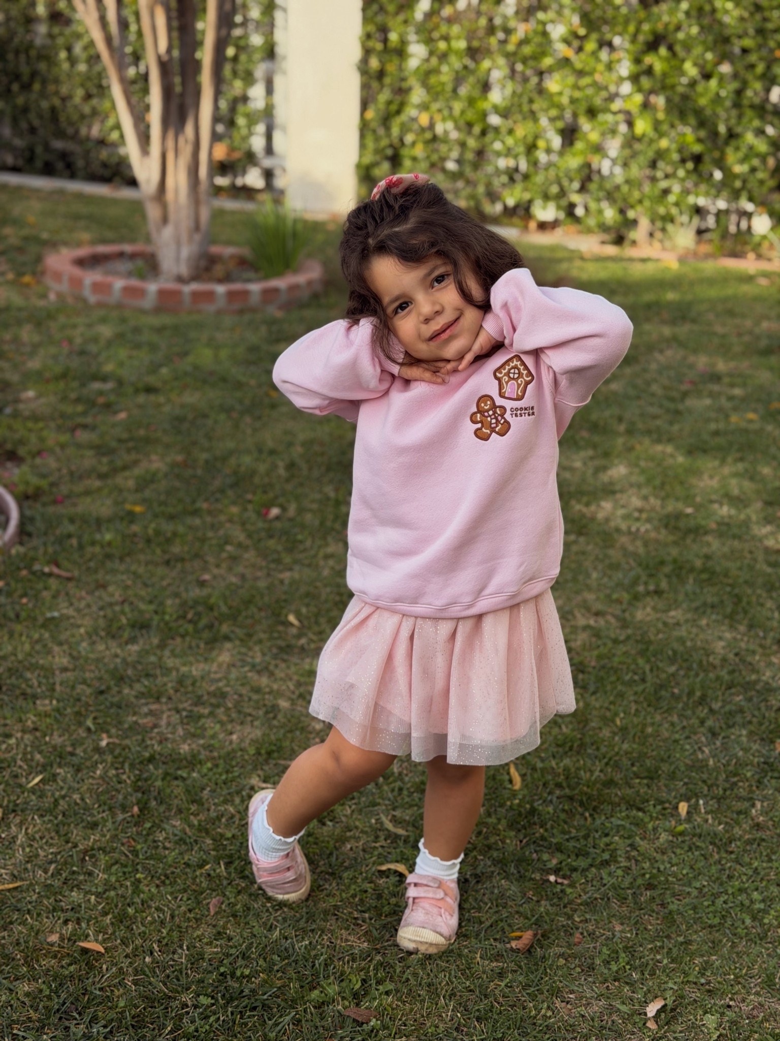 Cookie tester 🤎🎄✨⛄️❄️🧸

Cutest gingerbread festive pullover for $10

#LTKHoliday #LTKKids #LTKGiftGuide