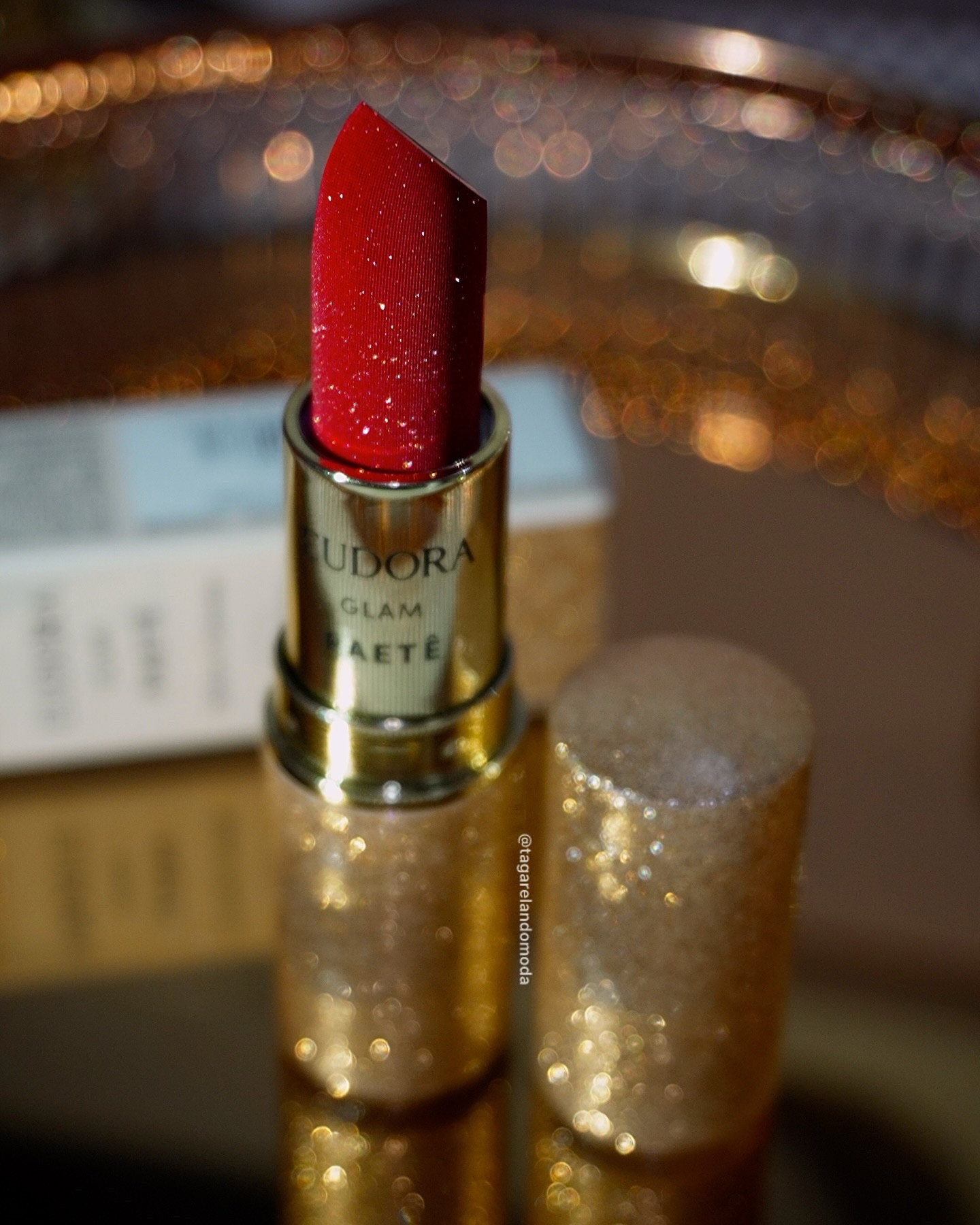 Porque elas são lindas demais pra ficarem só no rolo da câmera 🥹🤤😮‍💨
.
Batom Glam Paetê de @eudora para o #tbt de hoje 💄✨