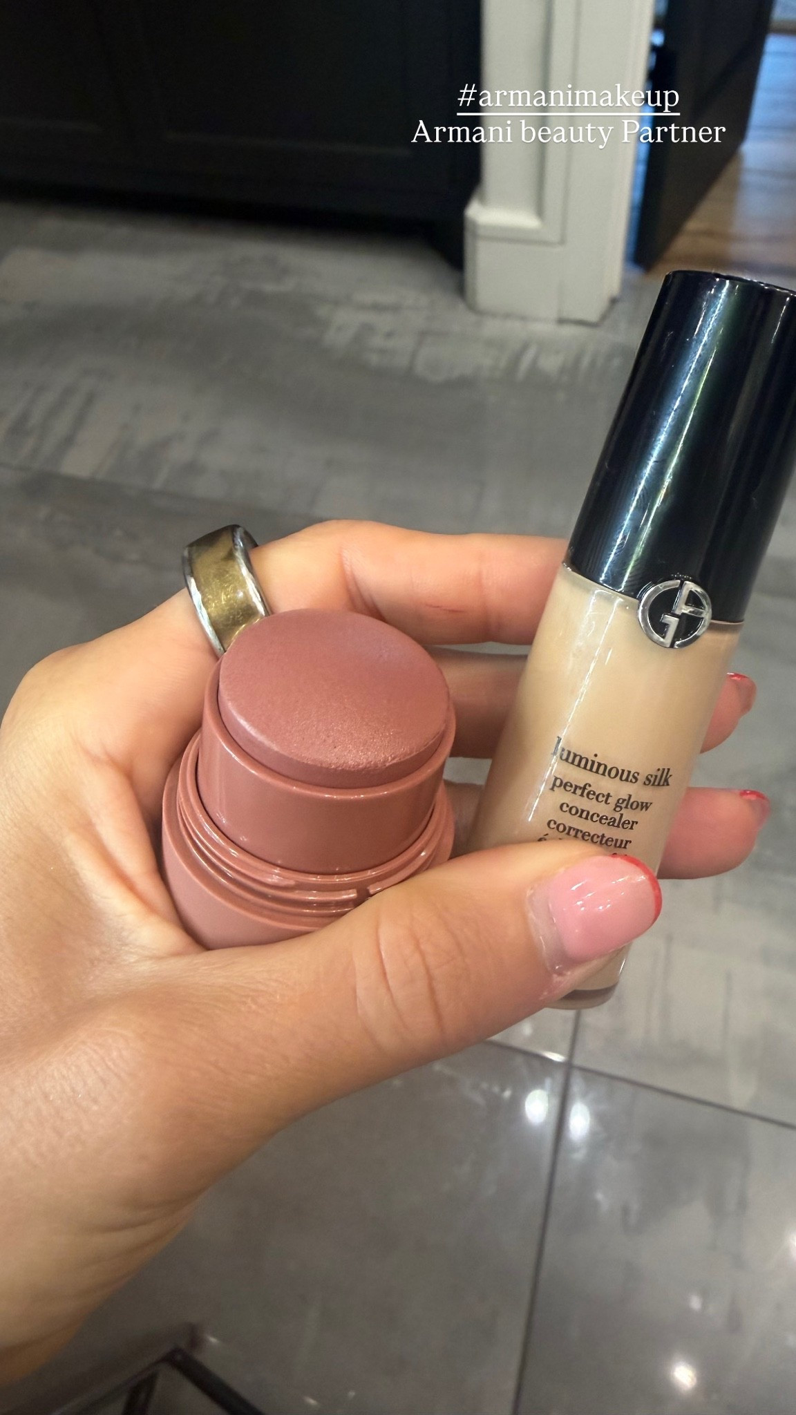 Grabbed some new @armanibeauty products from @sephora - their Dolci Blush is this new blurring cream-to-powder balm! I did shade 5 Mauve! Love this color for year-round, and work great on 40+ skin! #ArmanibeautyPartner #armanimakeup