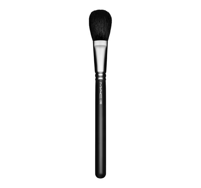 M∙A∙C 129 Synthetic Powder/Blush Brush | M∙A∙C Cosmetics | MAC Cosmetics - Official Site | MAC Cosmetics (US)
