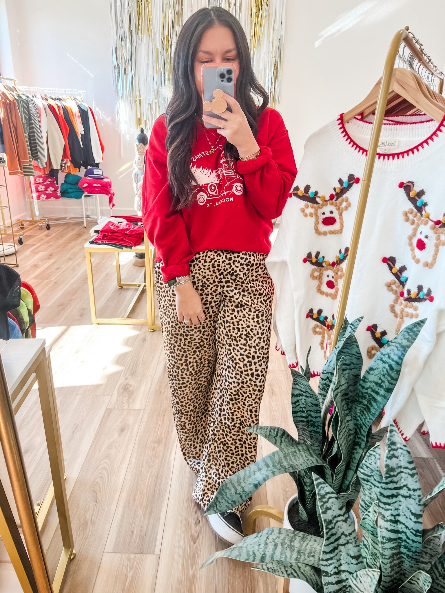 True to size, no stretch pant. Wearing size medium/short with lots of length to give! 

#LTKStyleTip #LTKFindsUnder50