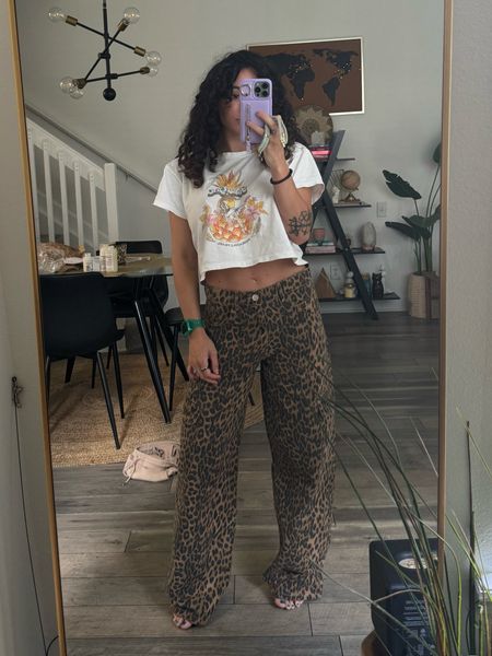 Leopard print cargo jeans damson madder summer casual style petite outfit spring vacation look 

#LTKStyleTip #LTKSaleAlert #LTKU