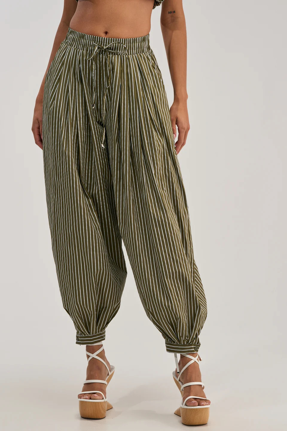 Cotton Balloon Pant High Rise Barrel Leg | AKIRA | AKIRA