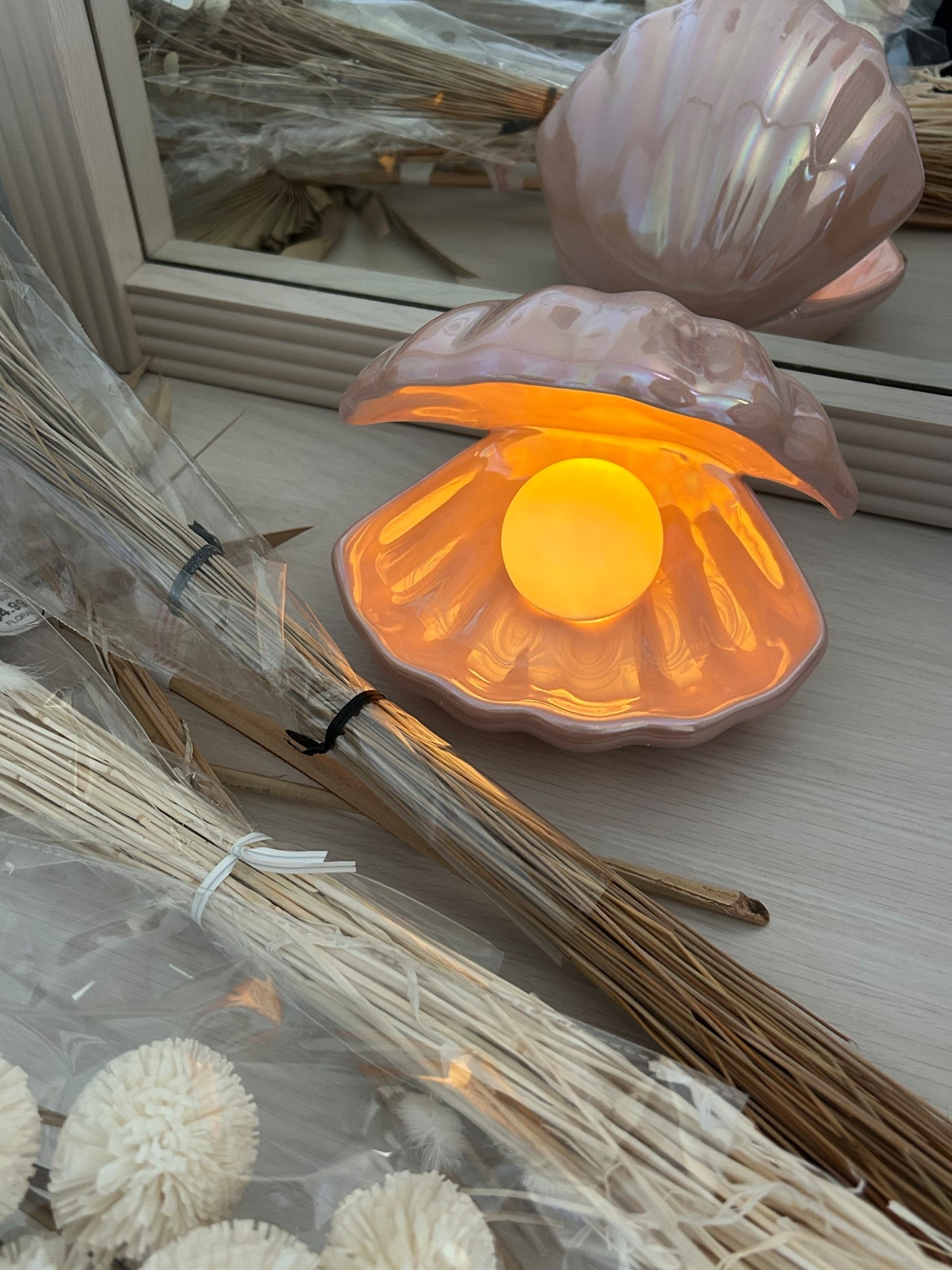 Perfect nightlight for a little person’s bedroom 🐚💡 #kidbedroom #nurserydecor #nightlight #coastaldecor #bohodecor #shell

#LTKBaby #LTKHome #LTKKids