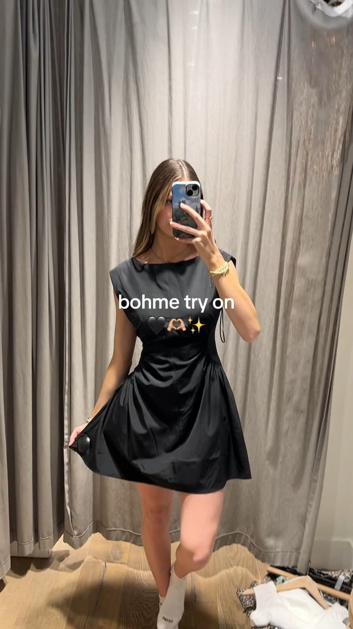 everything I tried on was either a small/extra small and i’m 5’9 for reference ◡̈ 

#LTKOver40 #LTKU #LTKSeasonal