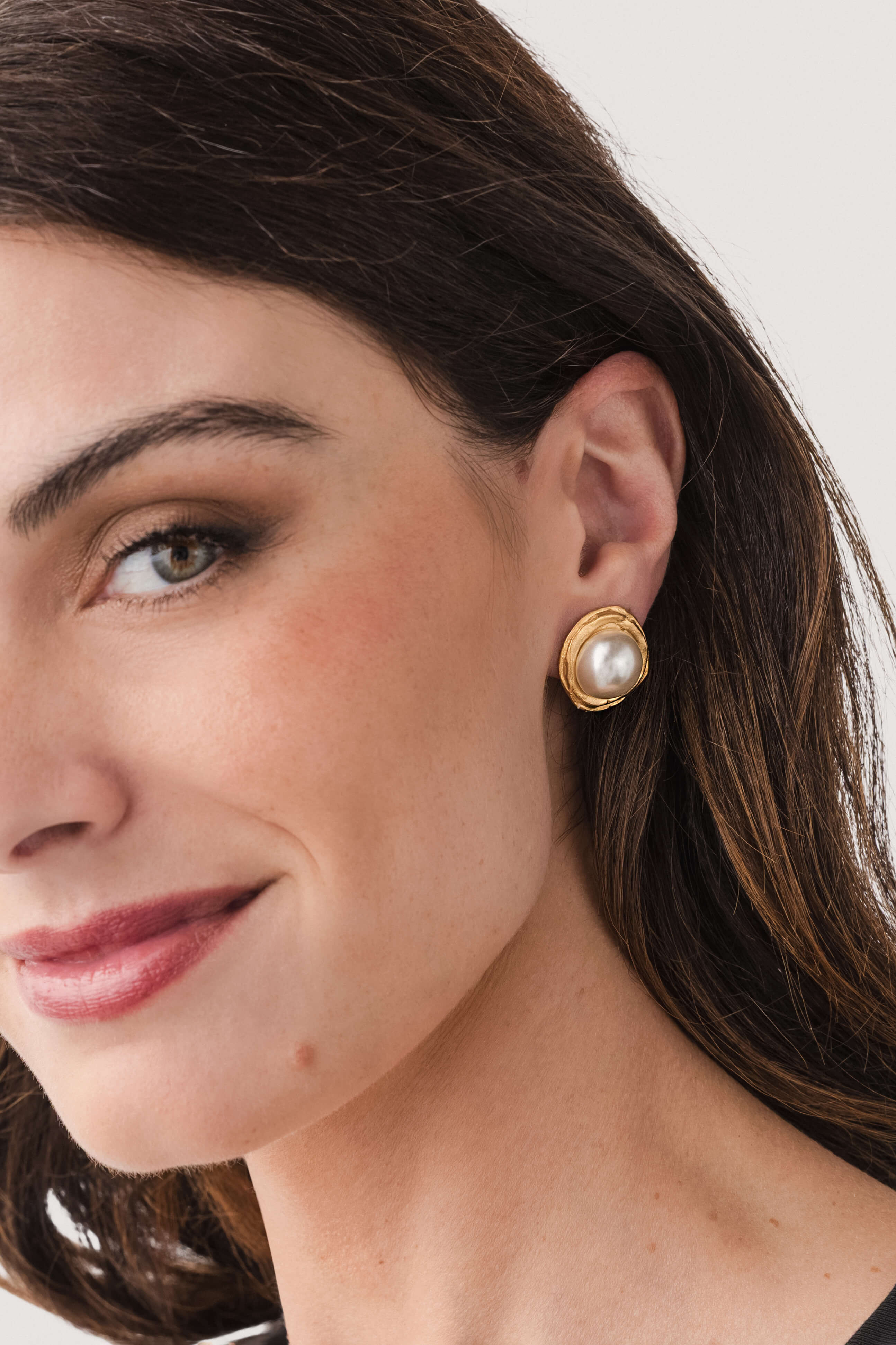 Susan Show Gold/Pearl Earrings | Social Threads