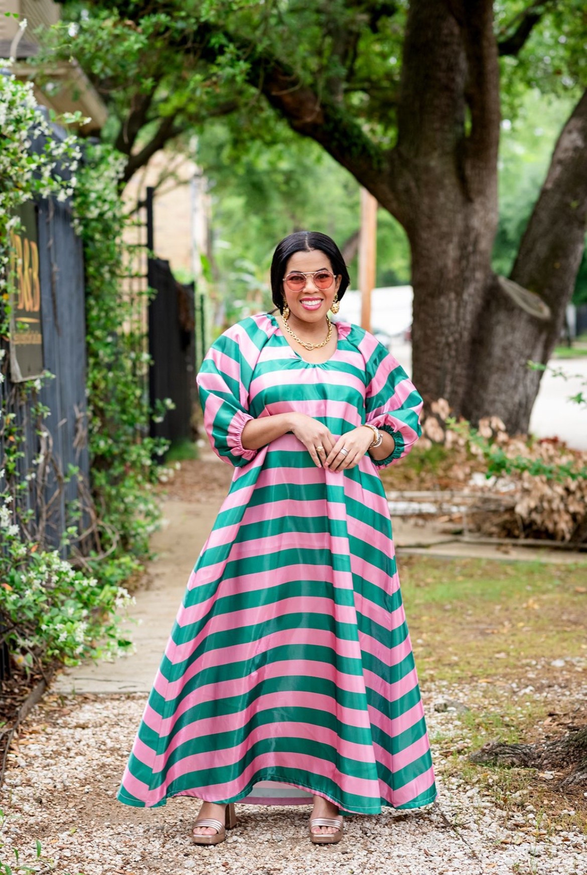 Monday mood when the 93rd South Central Regional Conference starts this week!! 🩷💚🩷💚🩷 And I cannot wait to paint Arkansas Pink and Green! My beautiful  dress is pretty girl approved💁🏽‍♀️, costs $32 🎉, and is a statement making dress perfect for a variety of events. So tell me, will I see you at the conference?  #courthousecouture 
🩷
💚
🩷
#prettyinpinkgorgeousingreen #pinkandgreen #aka1908

#LTKFindsUnder50 #LTKWedding #LTKStyleTip