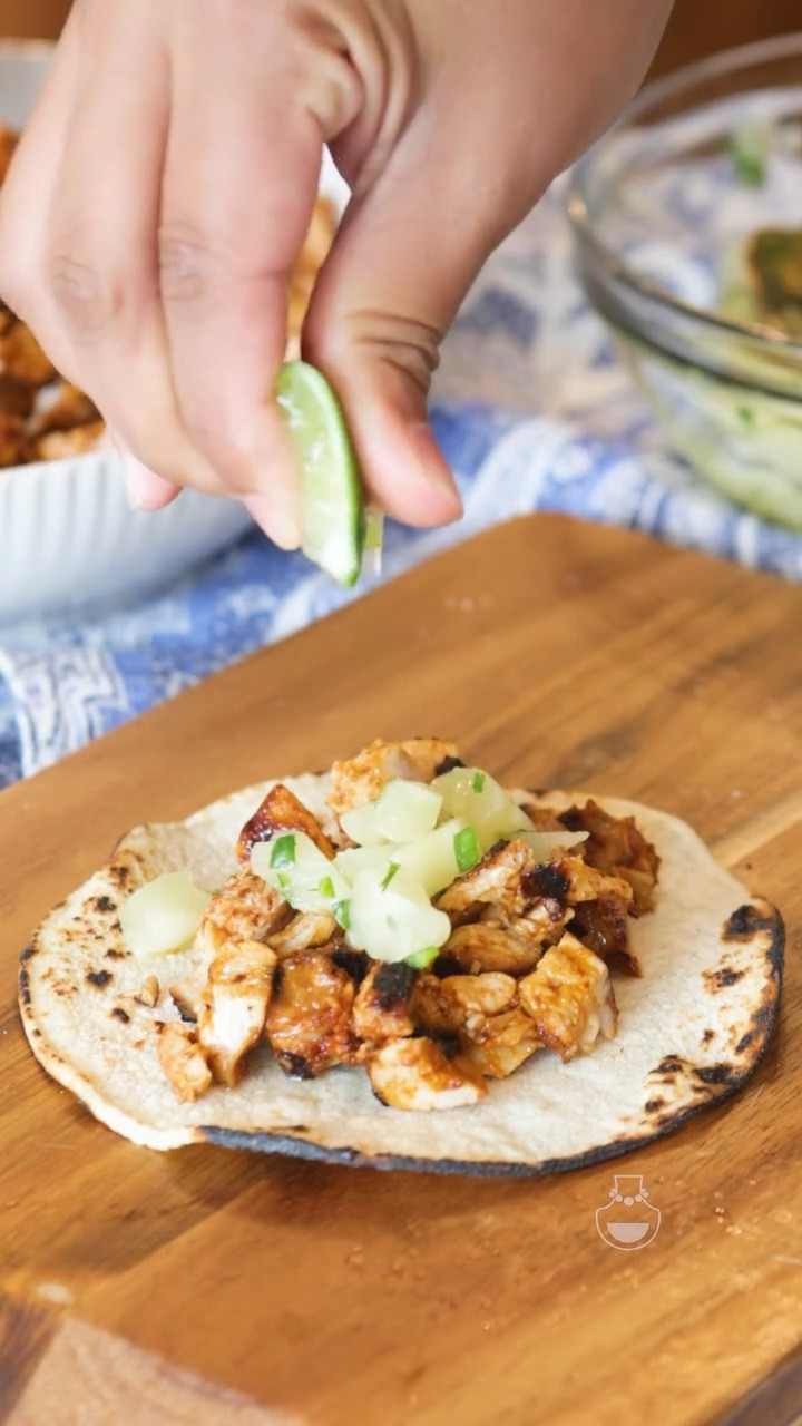 Chipotle Chicken Tacos 🌮 My favorite part? The marinade 🙌🏽 Easy, flavorful, and goes great on so many dishes! My indoor grill is still going strong! 
.
.
.
#tacotuesday #cincodemayo #chipotlechicken #chickenrecipes