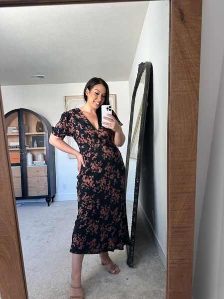 Midsize curvy spring outfit from Target 🤍 wearing a size large!

Spring dress - graduation dress - floral dress - Target style - spring style - casual spring outfit

#LTKmidsize #LTKfindsunder50 #LTKstyletip