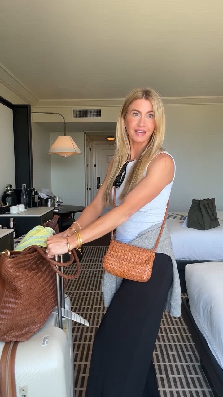 Travel day outfit to Newport Beach! 
Pants: run TTS, wearing size small 
Tank: runs TTS, wearing size small
Sneakers: run TTS

#LTKootd #LTKSeasonal #LTKTravel