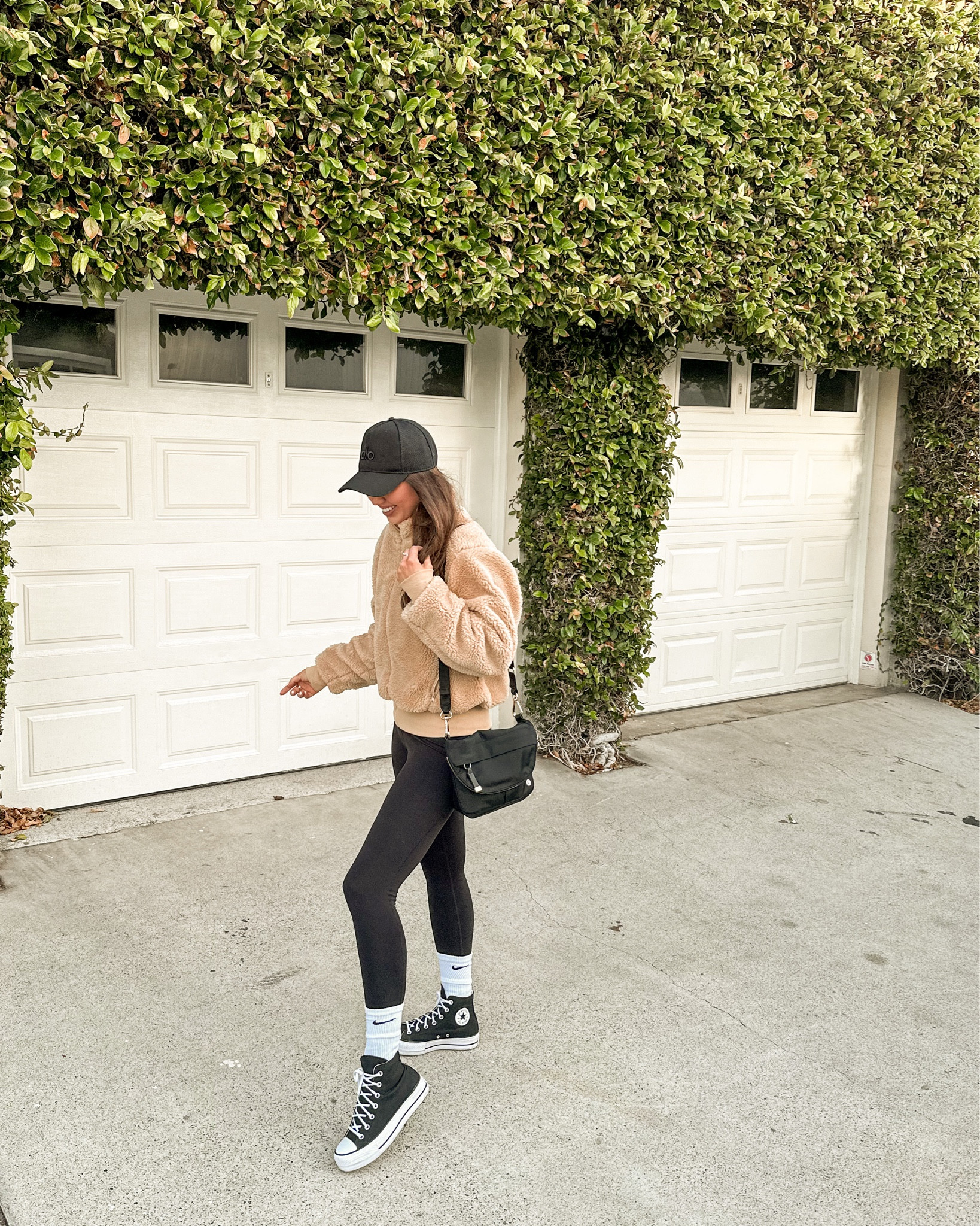 Casual outfit idea! 


Athleisure, workout outfit, converse high tops, alo jacket, alo hat, alo yoga hat, crew socks, My Styled Life. 

#LTKfit