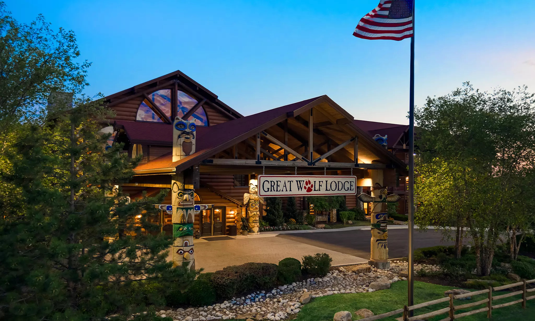 Hotel Stay with Daily Water Park Passes at Great Wolf Lodge Kansas City in Kansas | Groupon North America