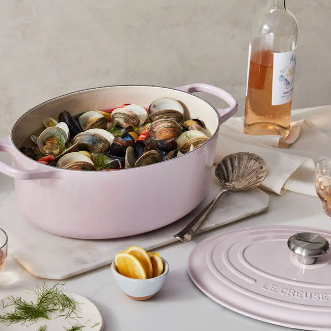 Signature Oval Dutch Oven | Le Creuset