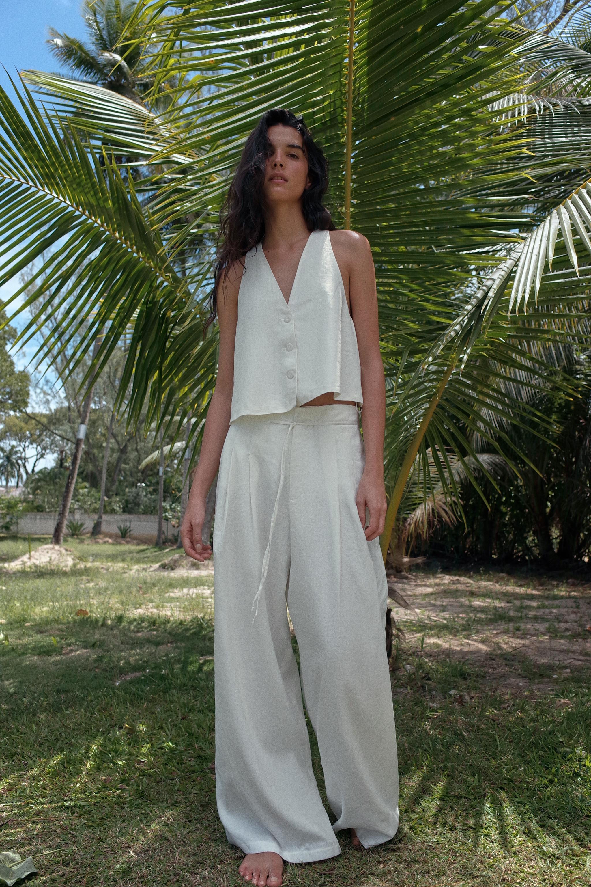 WIDE-LEG TROUSERS WITH DARTS | Zara UK