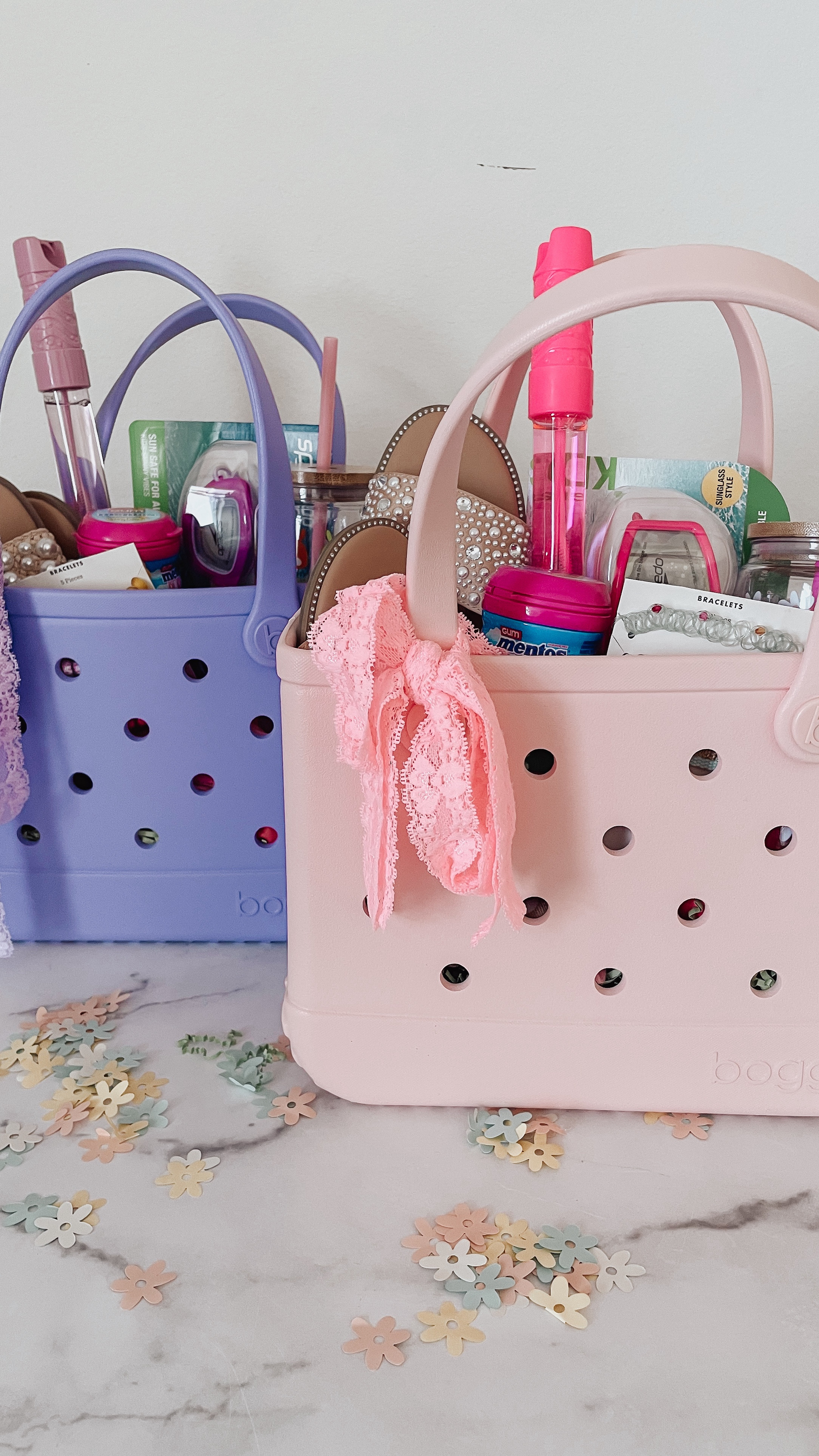 The cutest & easiest basket for girls is HERE! A mini Bogg bag packed with all the spring + summer essentials she’ll love. Ready, set, sunshine! ☀️ Everything’s linked in my LTK—grab yours before they’re gone!
.
.
#easter #easterbasket #easterbasketideas #boggbag #girlmom #target #forgirls #momlife 